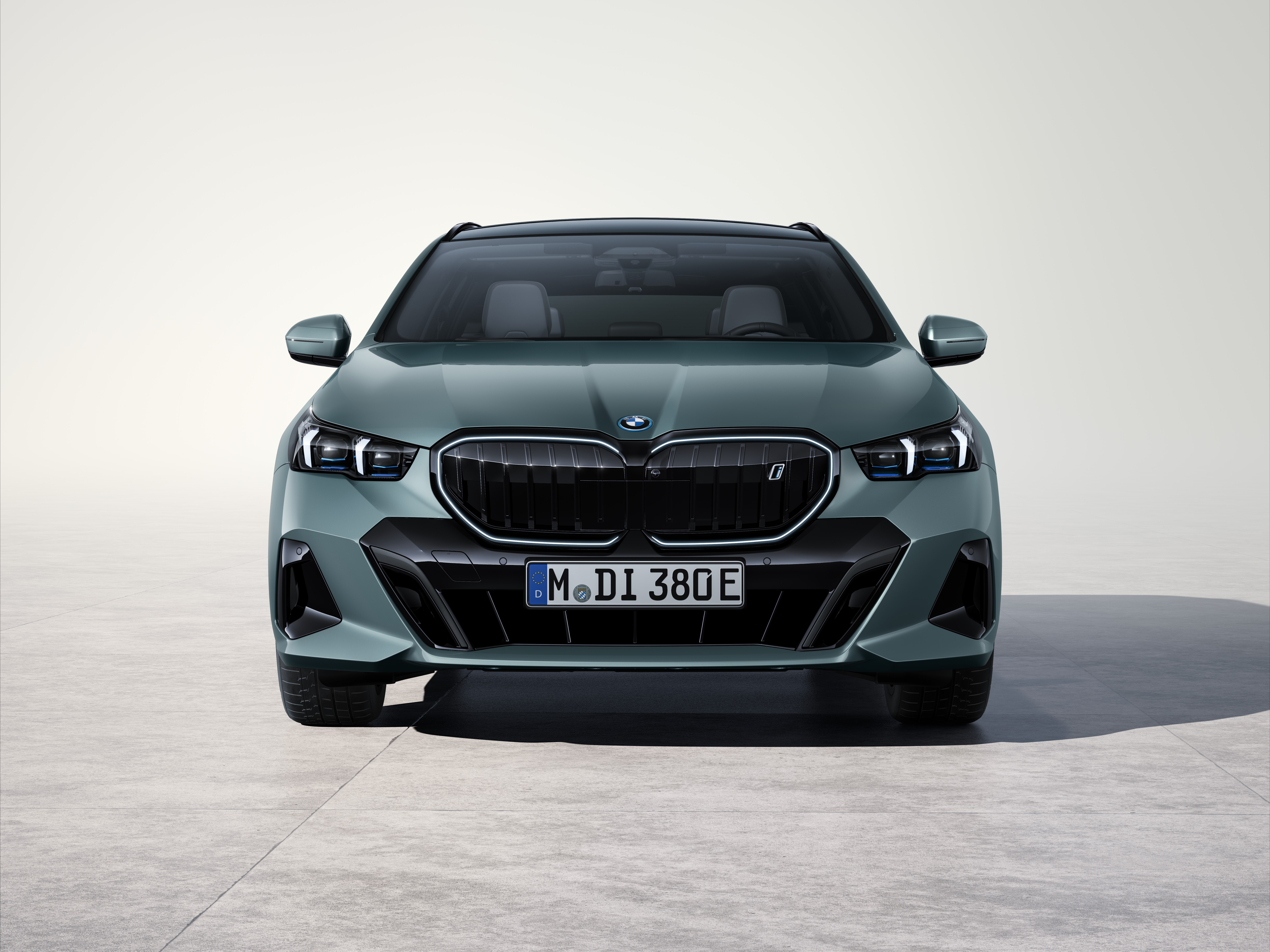 Nova BMW Serija 5 Touring 2024: ta električni karavan ima 601 konjev