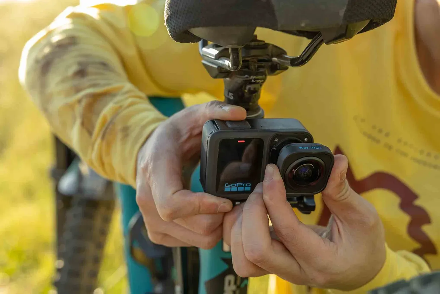 Nova GoPro Hero 13 Black in mini Hero: Nova akcijska kamera z magnetnim polnjenjem in ultra širokimi lečami