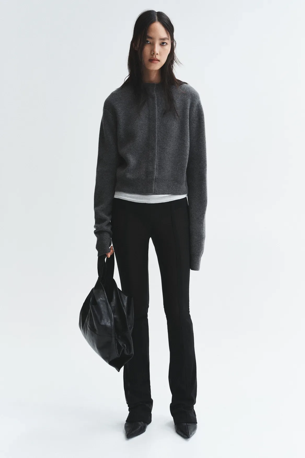 Nova kolekcija H&M Studio Essentials jesen-zima 2025: Ko osnove postanejo must-have kosi v tvoji garderobi