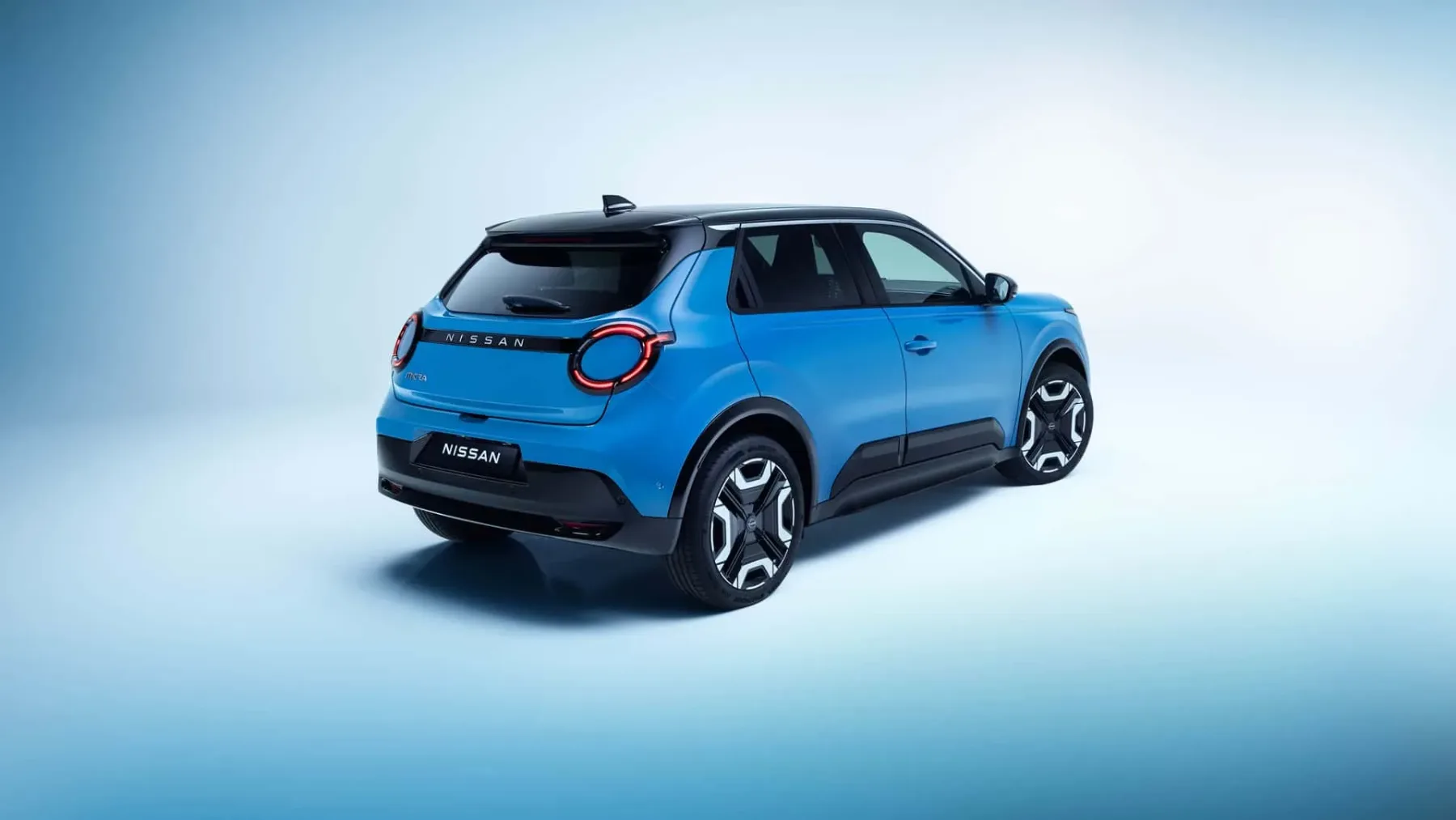 Nova Nissan Micra 2026: Električni čudež v Renault preobleki, ki misli, da je iz Tokia