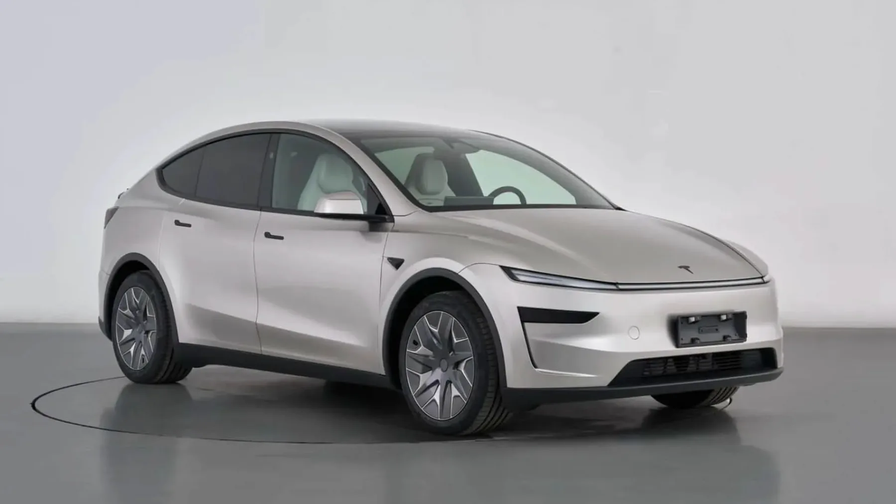 Nova Tesla Model Y L razkrit: podaljšana različica priljubljenega SUV-ja ali zgolj Model X na dieti?