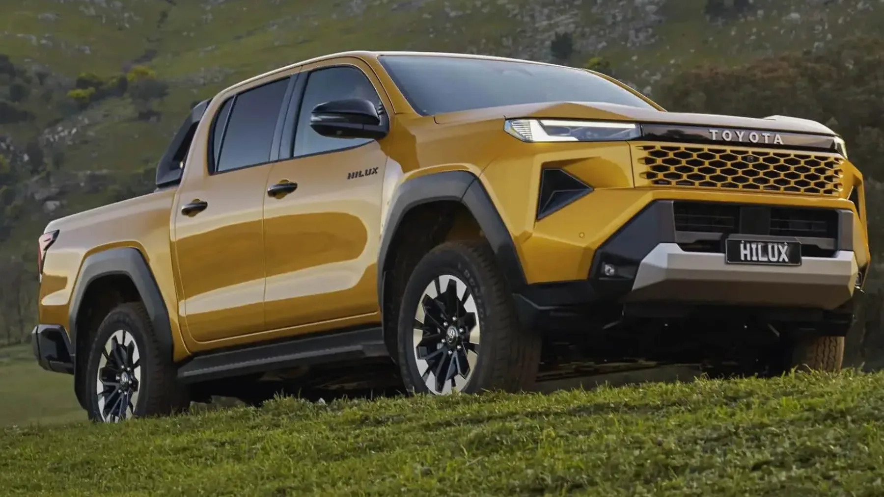 Nova Toyota Hilux 2026: elektrika – ampak dizel in bencin še vedno kraljujeta