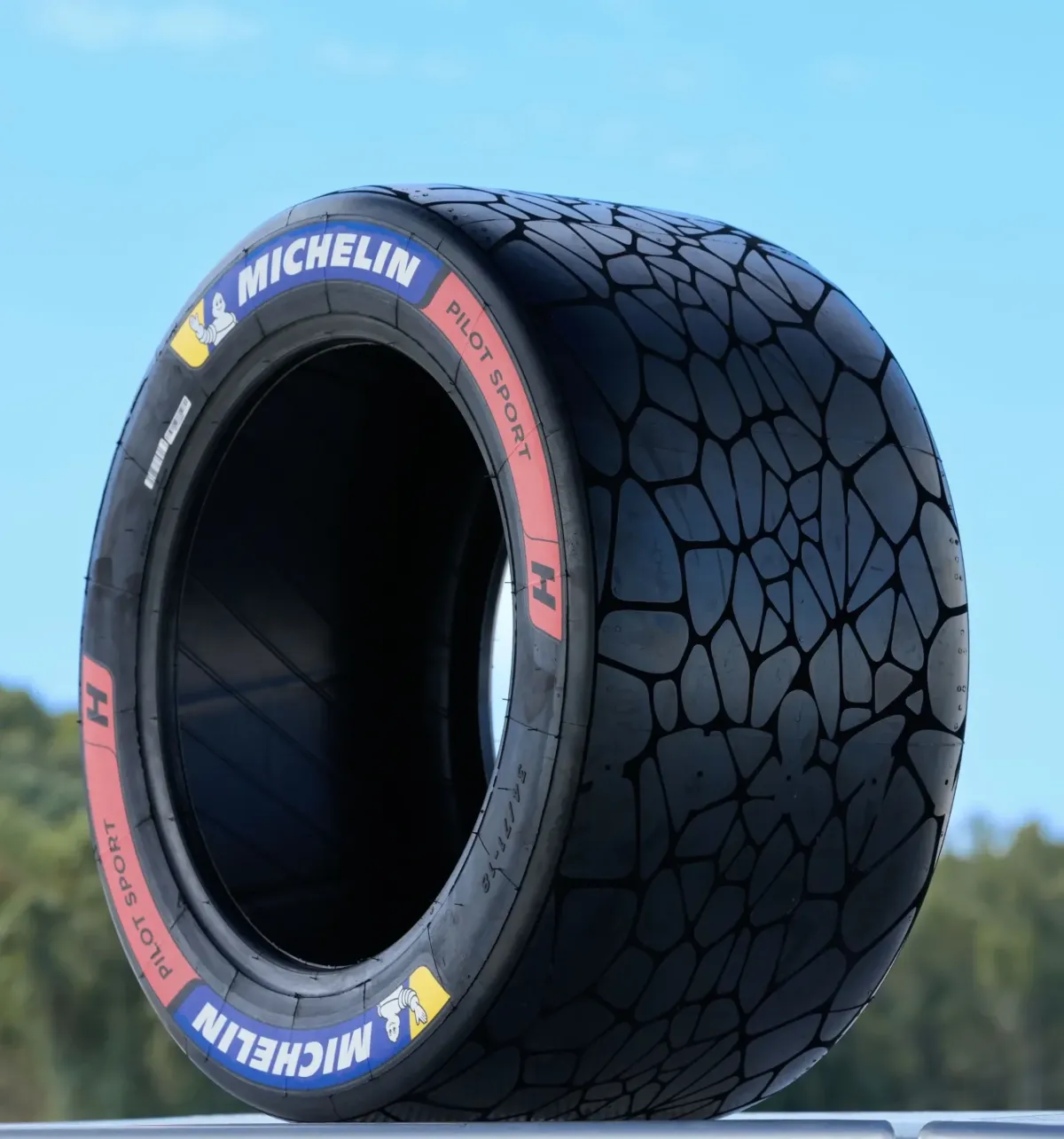 Nove pnevmatike Michelin 2026: Vrhunski oprijem za superšportnike, električne avtomobile in težko mehanizacijo – slika 3
