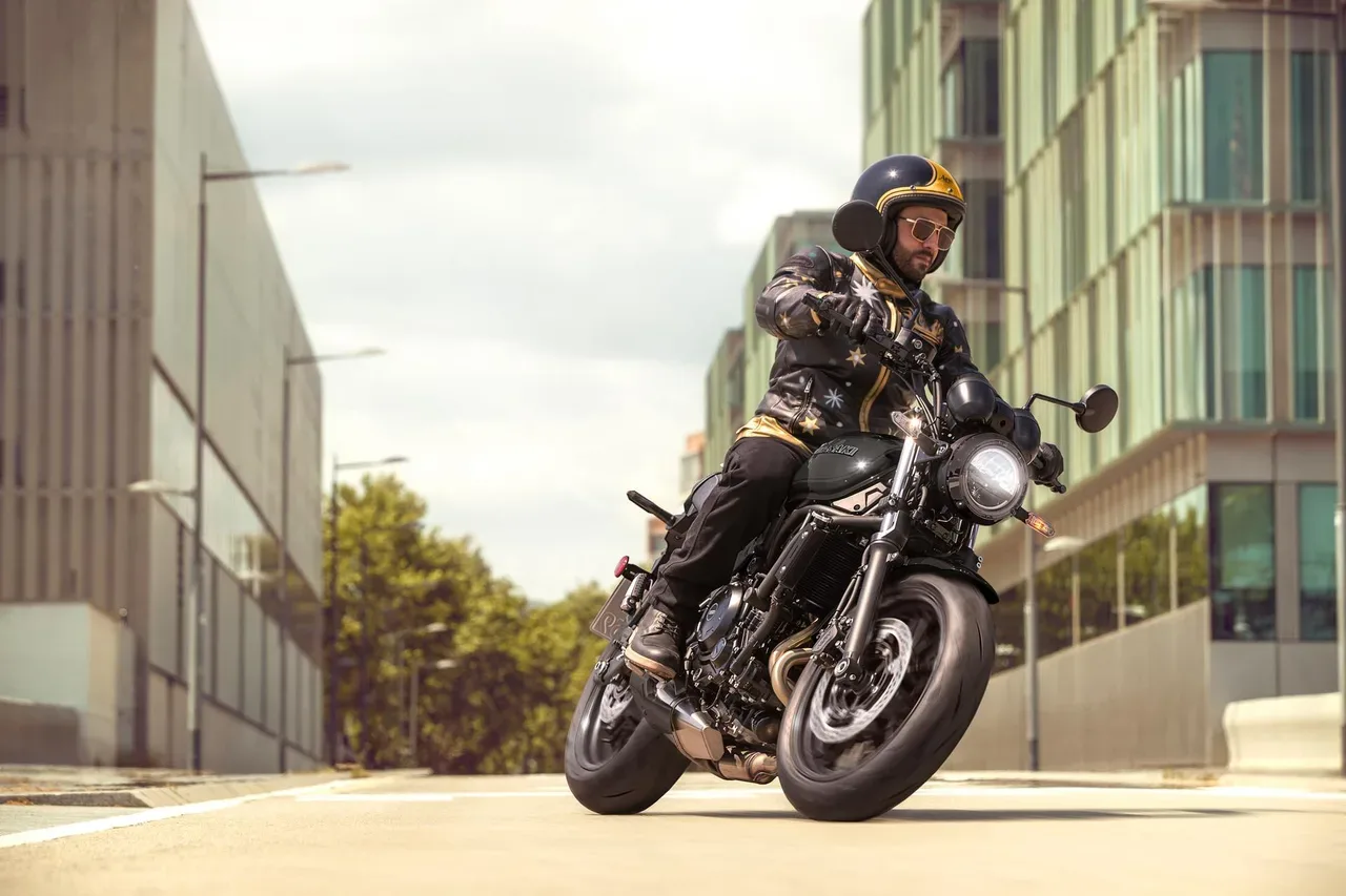 Novi 2027 Kawasaki Z650RS: Retro ikona, ki z mešanico nostalgije in sodobne tehnologije