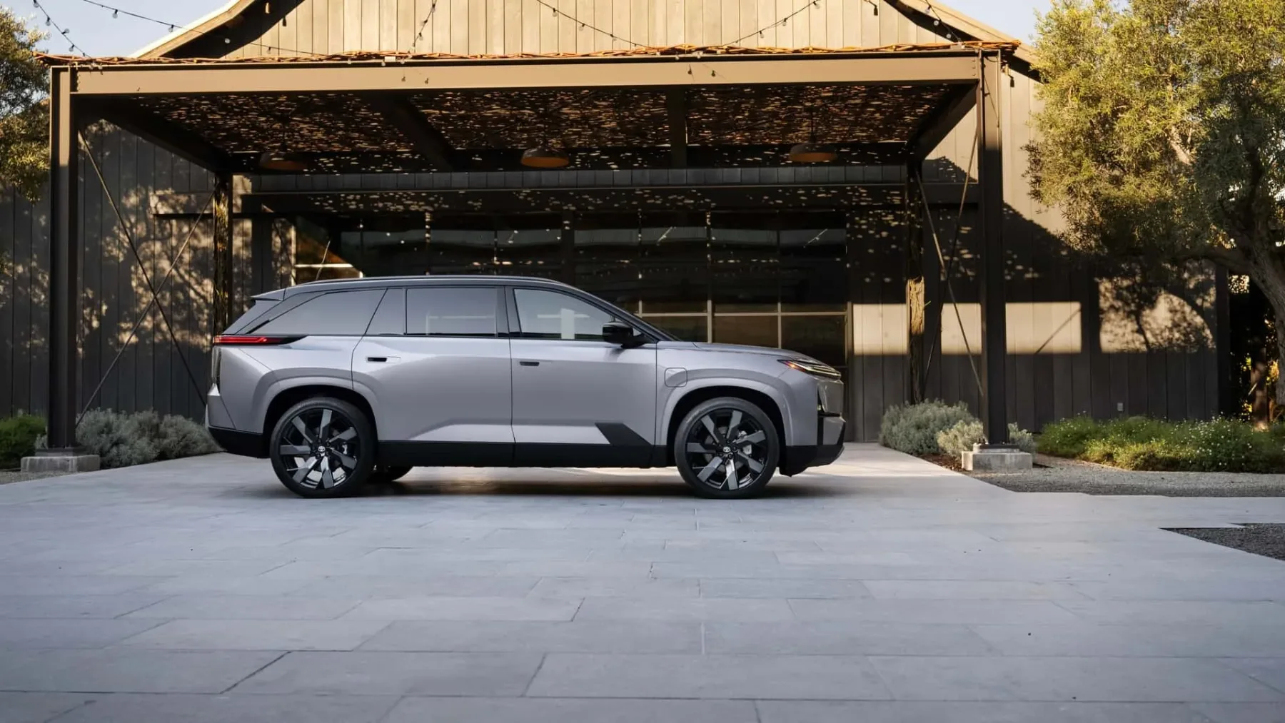 Novi 2027 Toyota Highlander EV: Ko družinski enoprostorec končno dobi »električni šok« in postane seksi