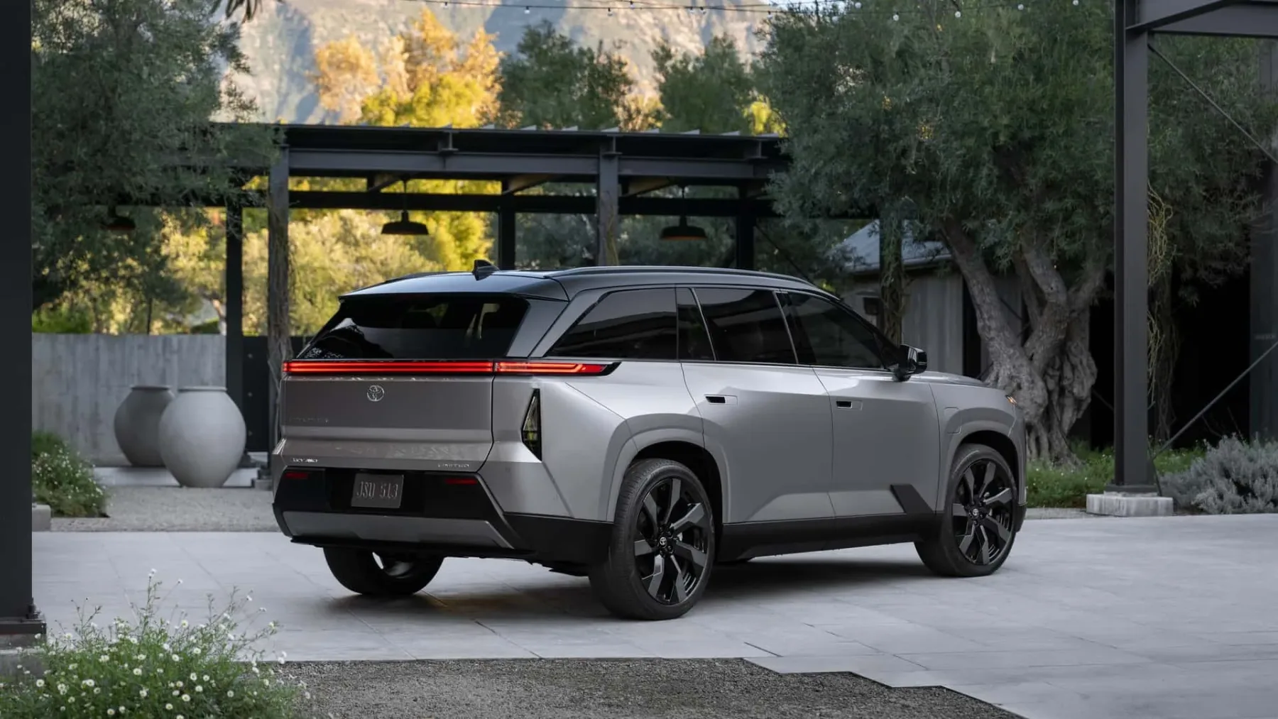 Novi 2027 Toyota Highlander EV: Ko družinski enoprostorec končno dobi »električni šok« in postane seksi