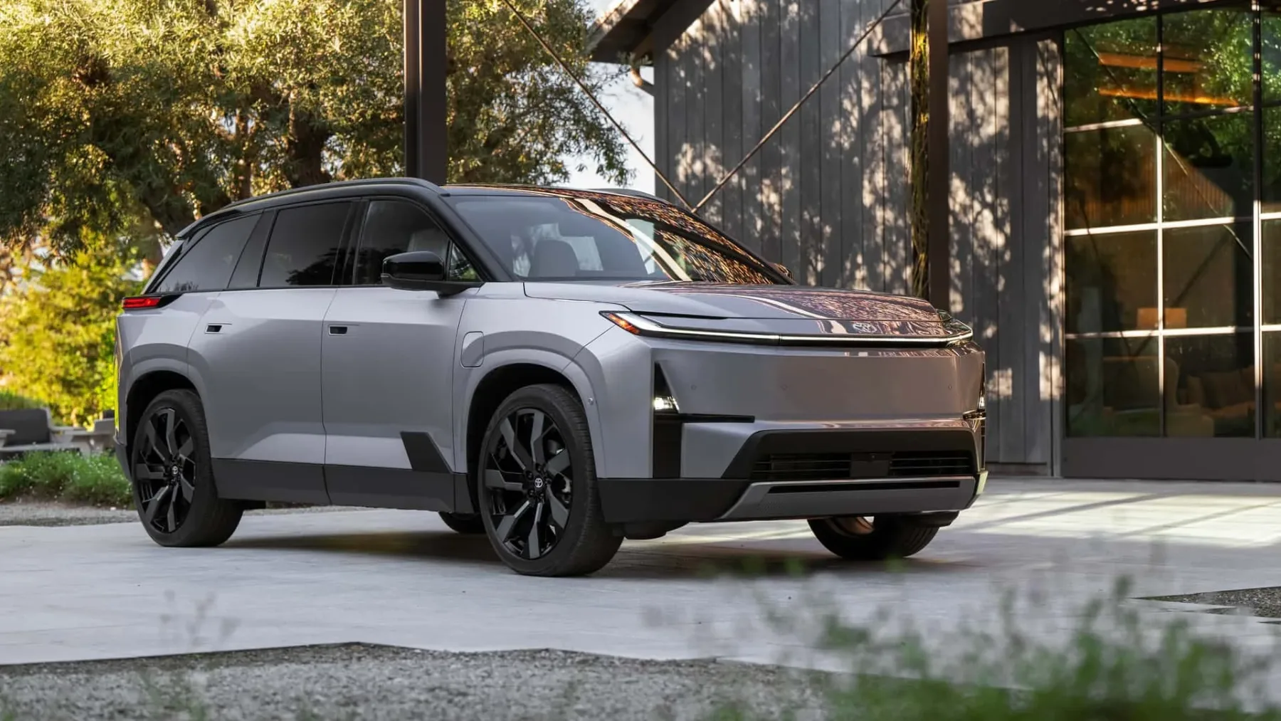 Novi 2027 Toyota Highlander EV: Ko družinski enoprostorec končno dobi »električni šok« in postane seksi