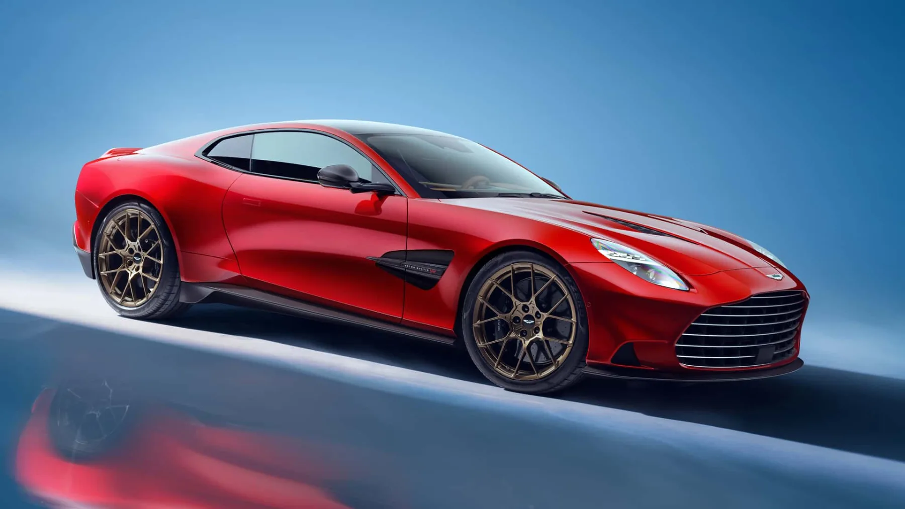 Novi Aston Martin Vanquish 2025: vrnitev V-12 ikone