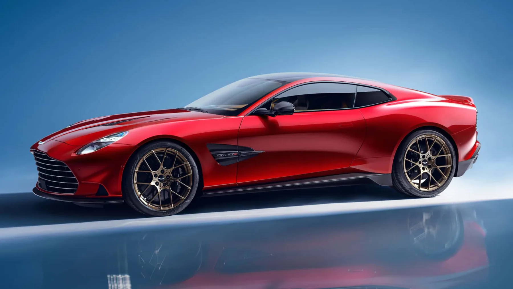 Novi Aston Martin Vanquish 2025: vrnitev V-12 ikone