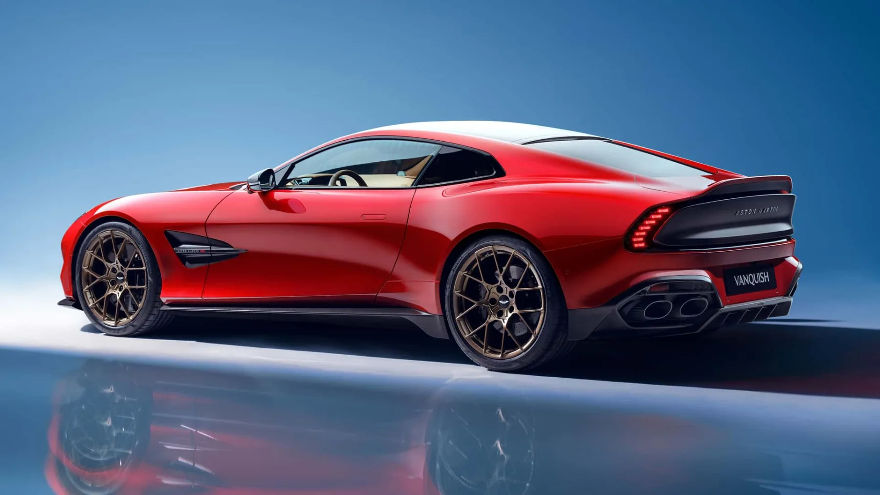 Novi Aston Martin Vanquish 2025: vrnitev V-12 ikone