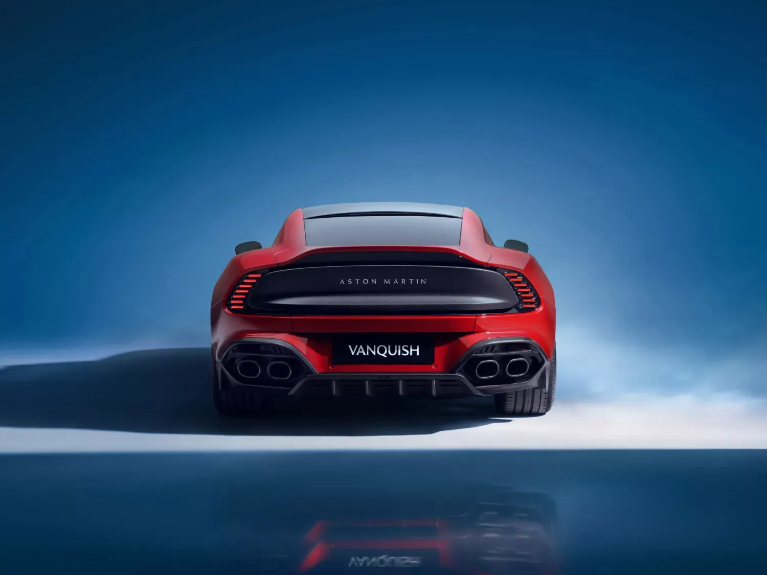 Novi Aston Martin Vanquish 2025: vrnitev V-12 ikone