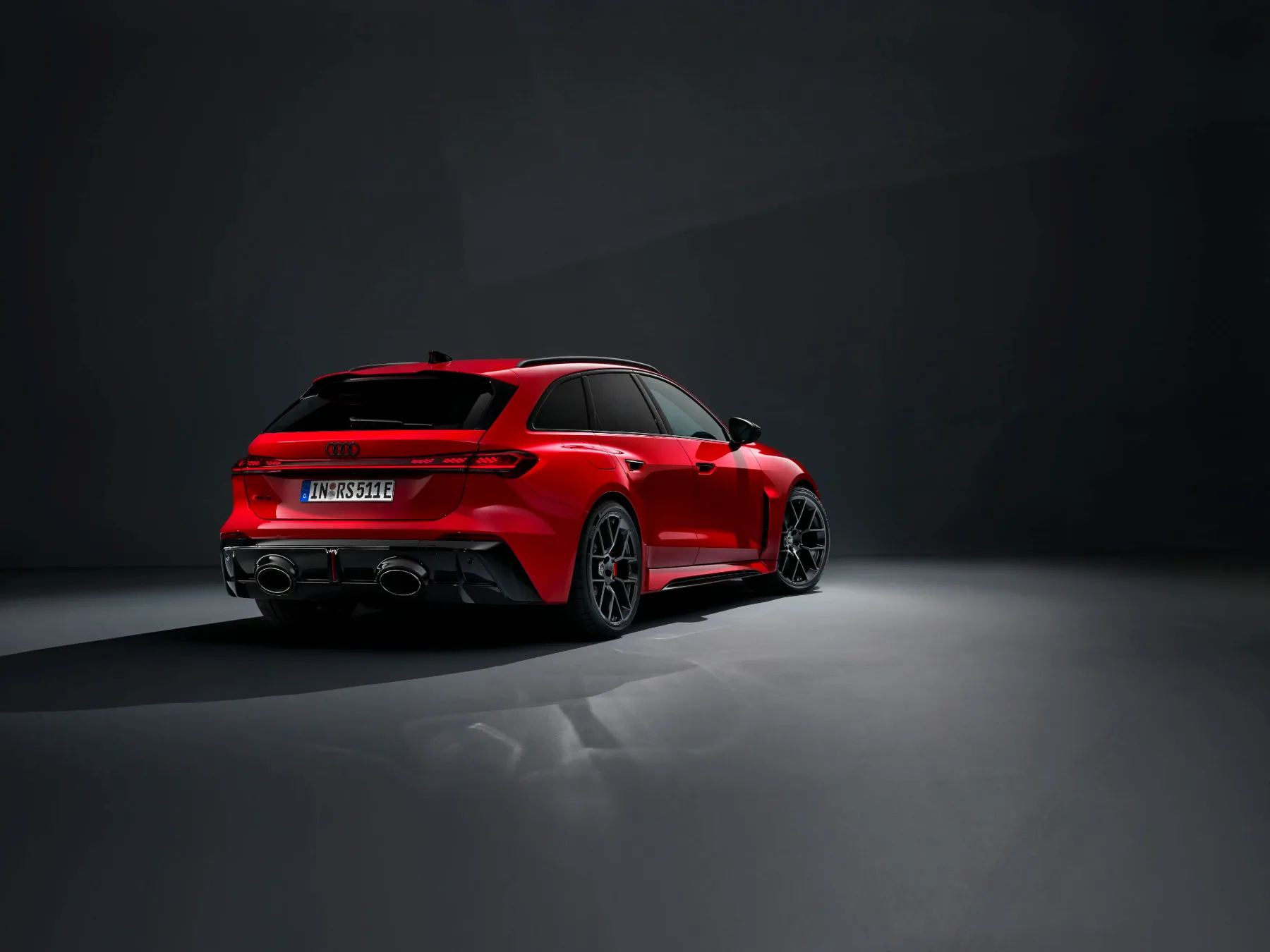 Novi Audi RS5 Avant: Ko se fitnes navdušenec preveč “napihne” in pozabi na nahrbtnik