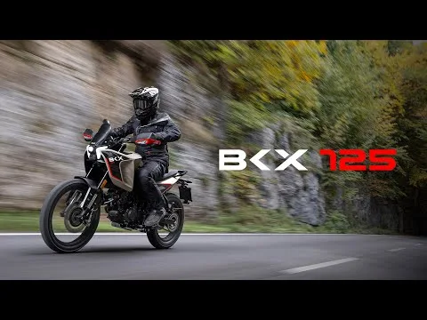 Novi Benelli BKX 125 (2025): velika avantura v mali embalaži za kategorijo izpita A1 in ceno električnega skirjoja