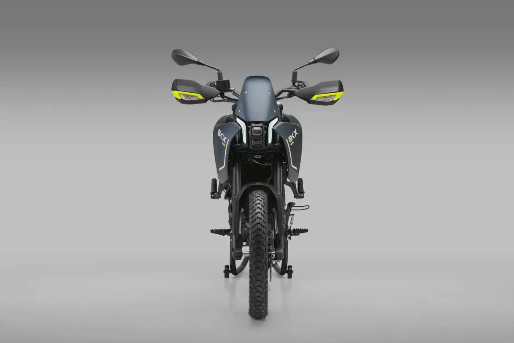 Novi Benelli BKX 125 (2025): velika avantura v mali embalaži za kategorijo izpita A1 in ceno električnega skirjoja