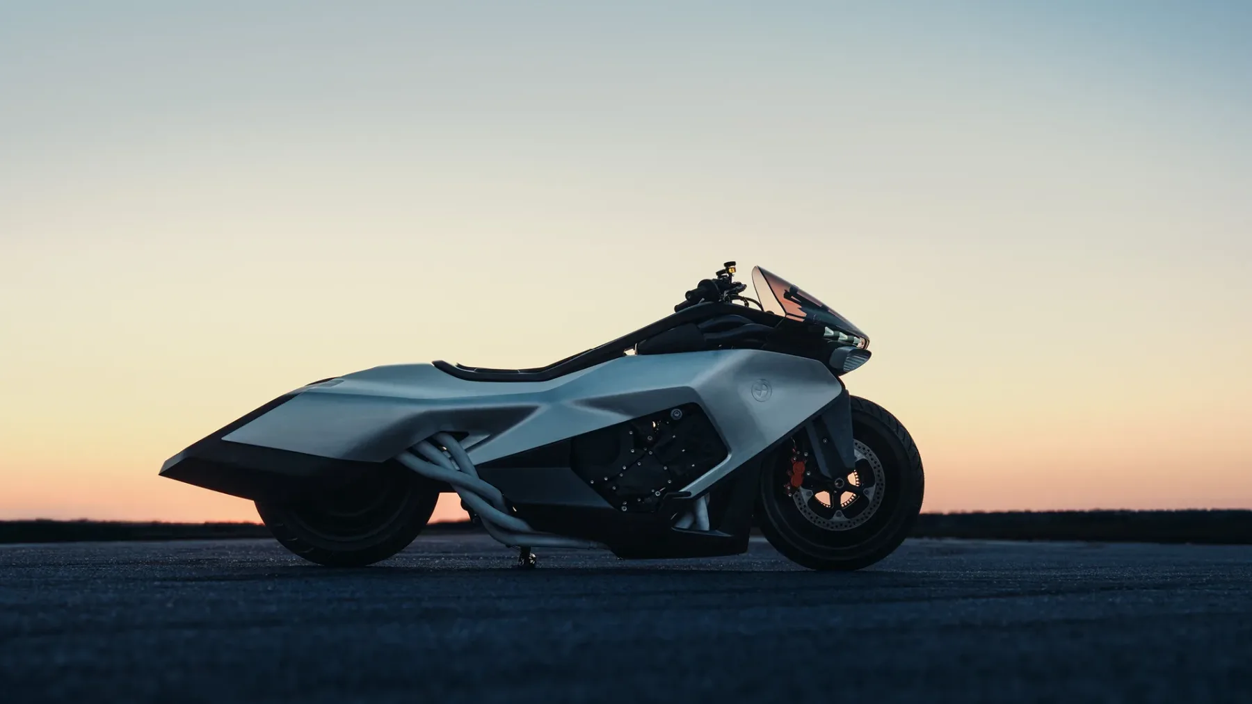 Novi Benelli BKX 125 (2025): velika avantura v mali embalaži za kategorijo izpita A1 in ceno električnega skirjoja