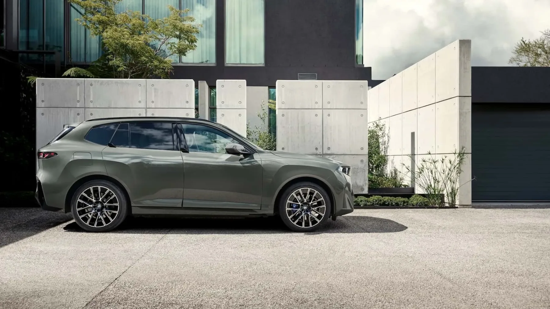 Novi BMW iX5 (2027): 845 km dosega, 460 kW polnjenja in skoraj tri tone – prvi električni X5 je stroj protislovij