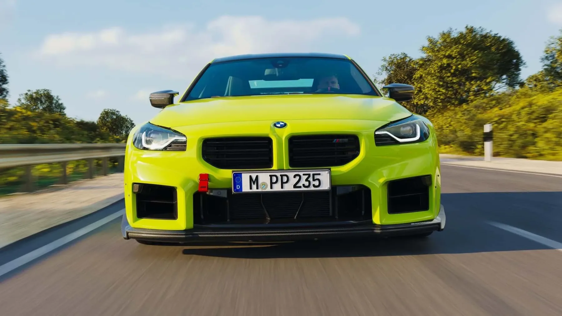 Novi BMW M2 z M Performance Track Kit: Ko cestni huligan obleče dirkaški dres in gre v fitnes