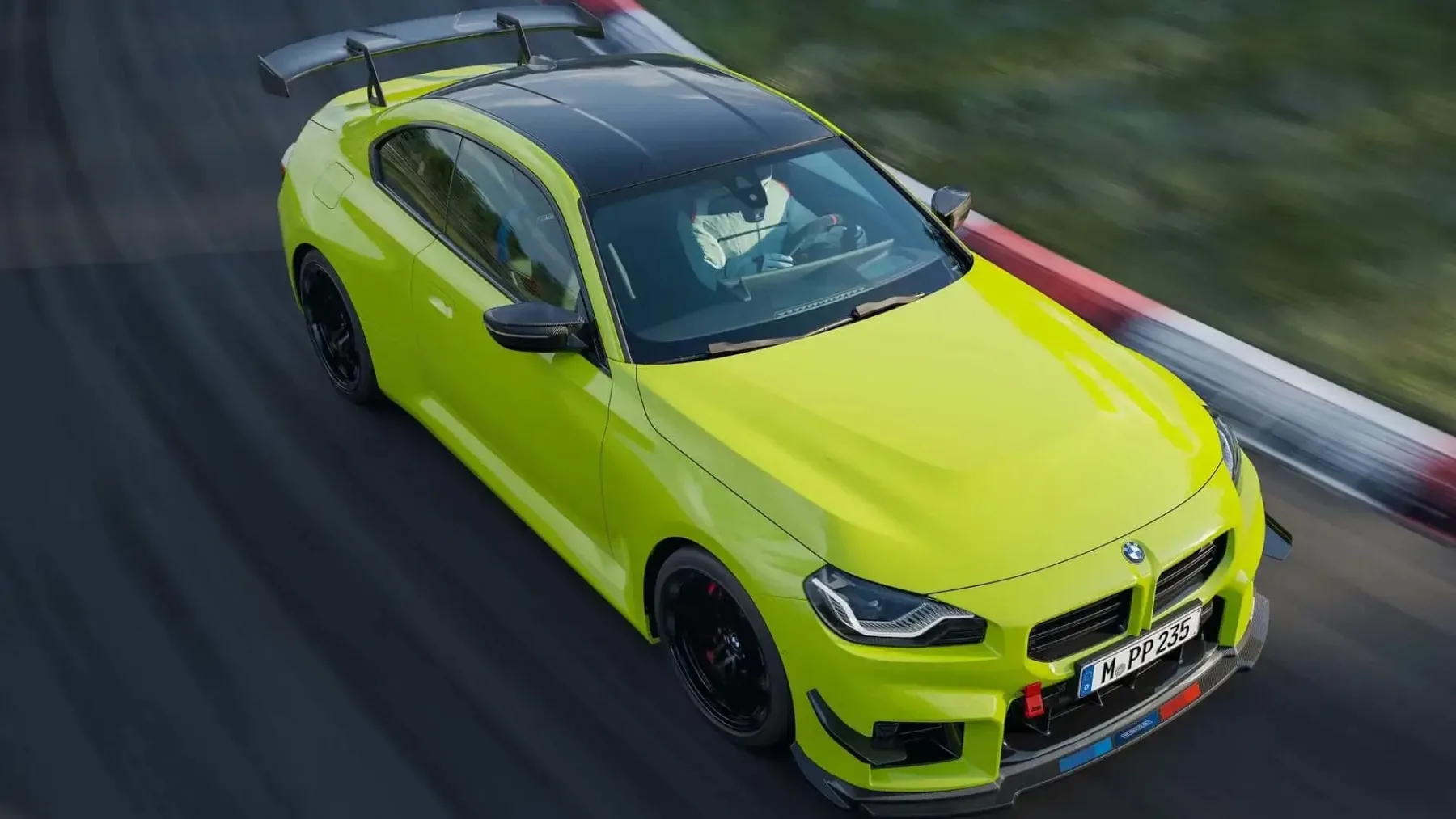 Novi BMW M2 z M Performance Track Kit: Ko cestni huligan obleče dirkaški dres in gre v fitnes