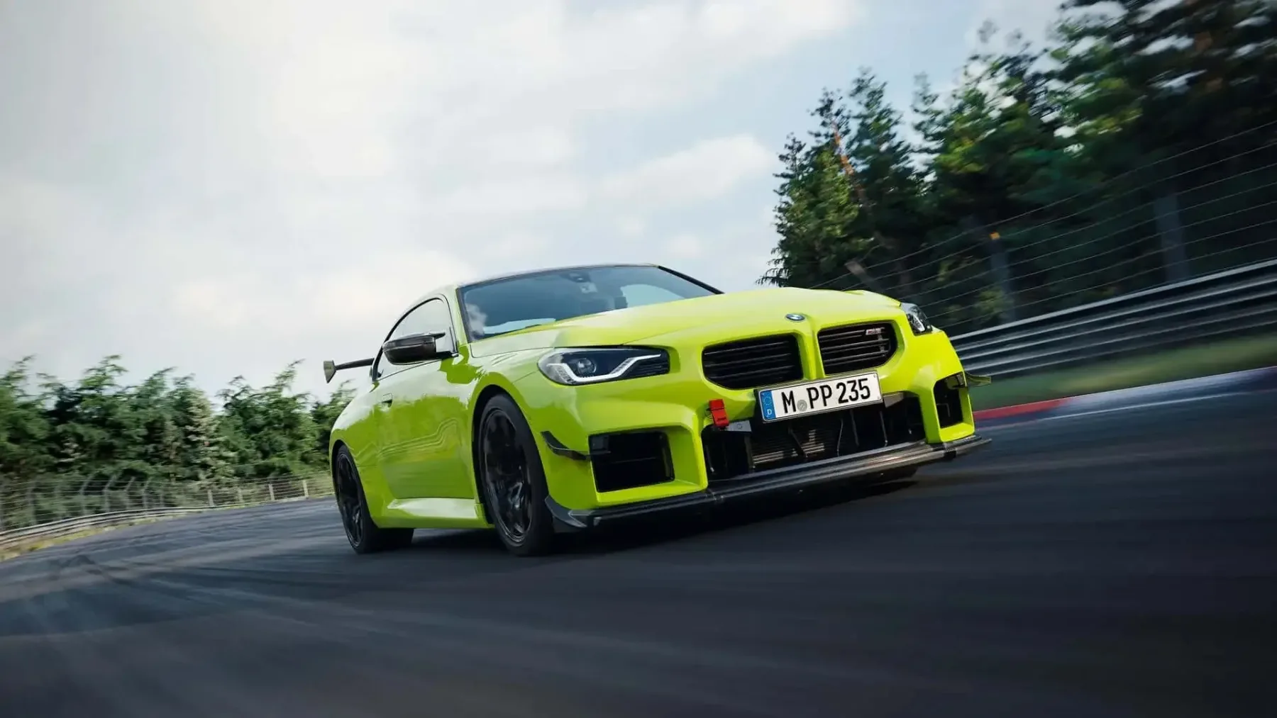 Novi BMW M2 z M Performance Track Kit: Ko cestni huligan obleče dirkaški dres in gre v fitnes