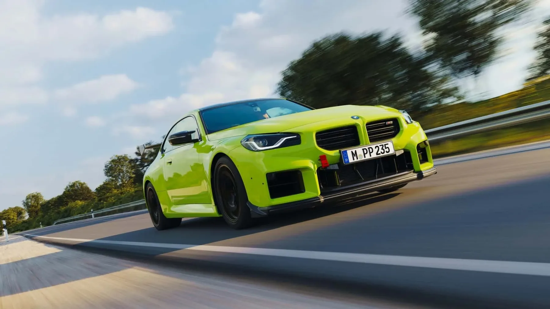 Novi BMW M2 z M Performance Track Kit: Ko cestni huligan obleče dirkaški dres in gre v fitnes