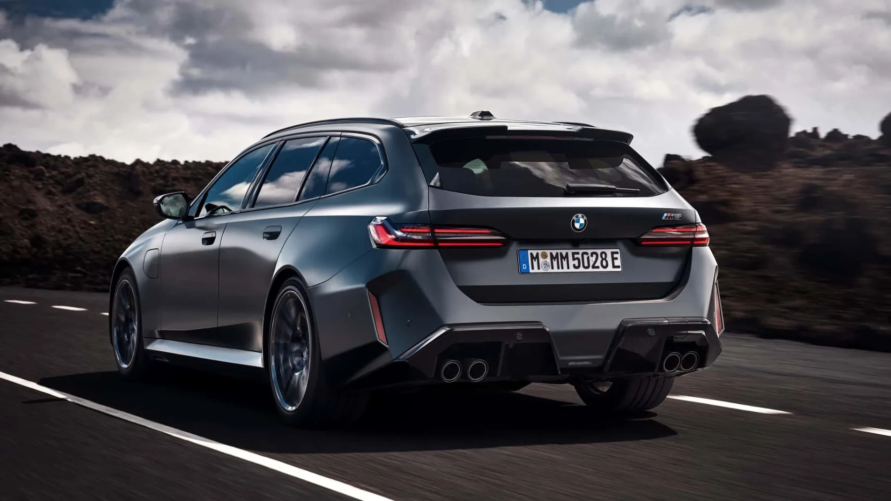 Novi BMW M5 Touring (2024): Najmočnejši karavan na svetu, obtežen z več kot 2,5 tone hibridne moči