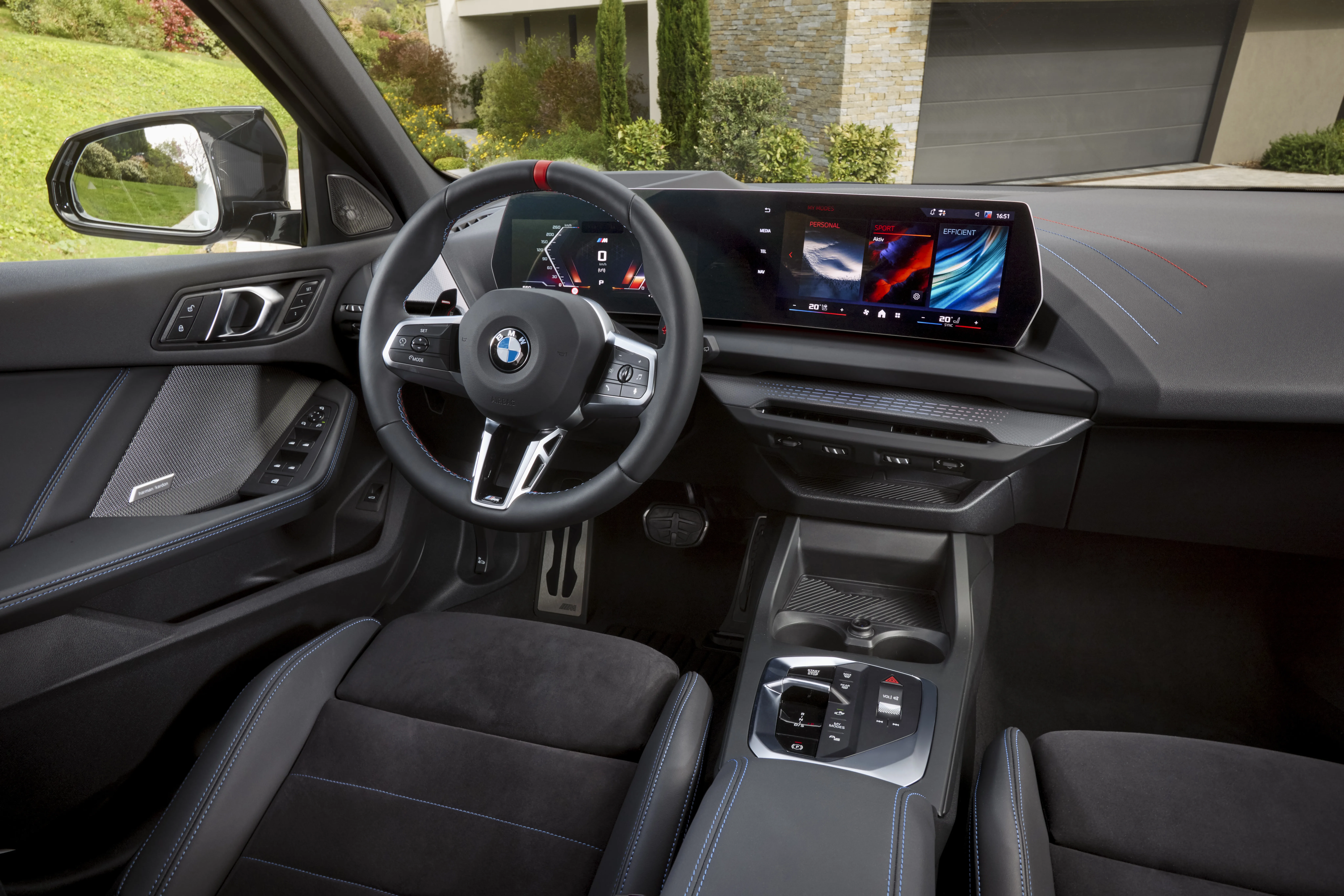 Novi BMW serije 1: je novi BMW serije 1 resnično korak naprej ali zgolj lepotna preobrazba?