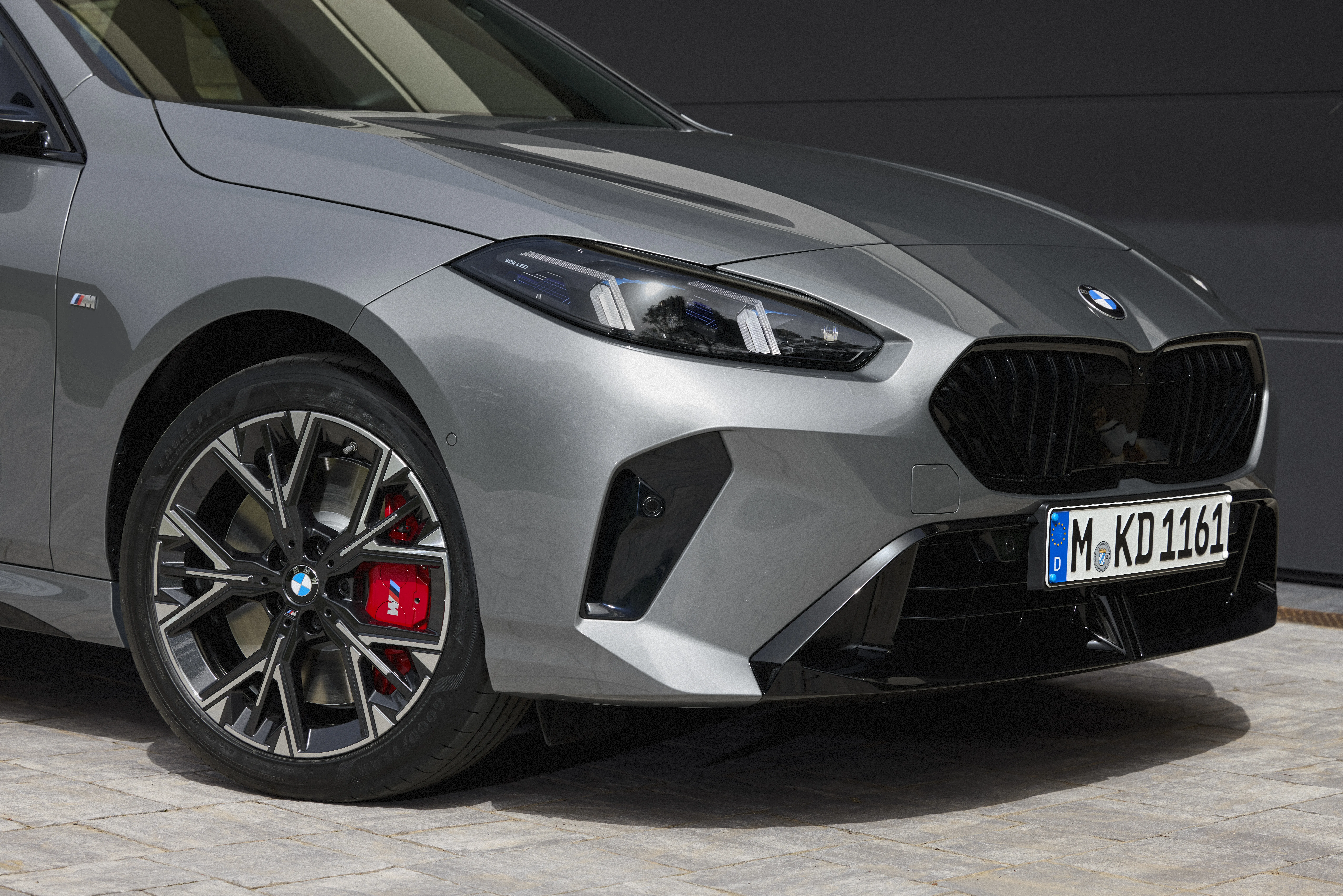 Novi BMW serije 1: je novi BMW serije 1 resnično korak naprej ali zgolj lepotna preobrazba?