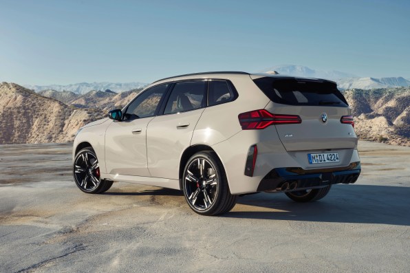 Novi BMW X3 2025: prodajni adut stavi na klasične rešitve, ki jih poganja elektrika