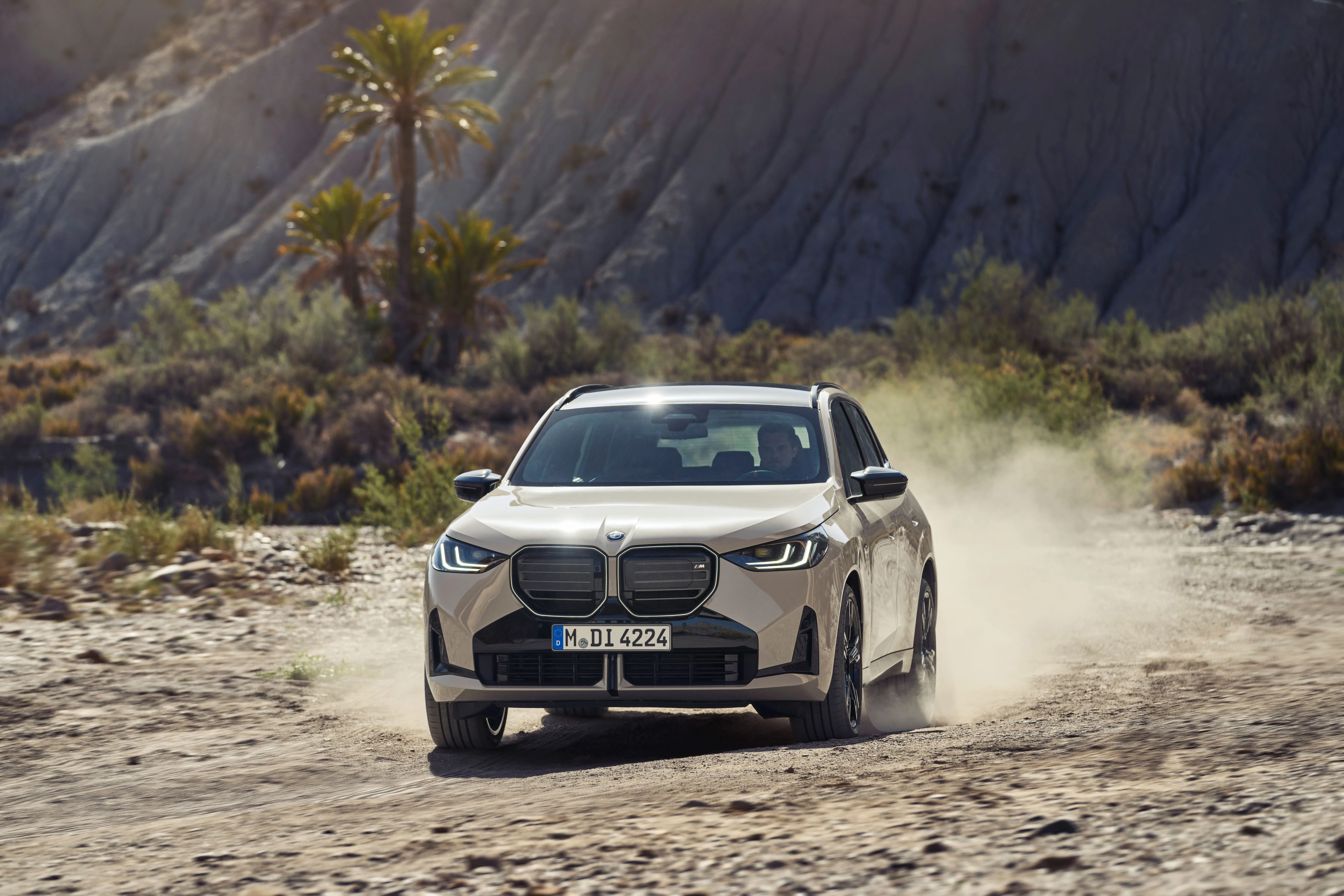 Novi BMW X3 2025: prodajni adut stavi na klasične rešitve, ki jih poganja elektrika
