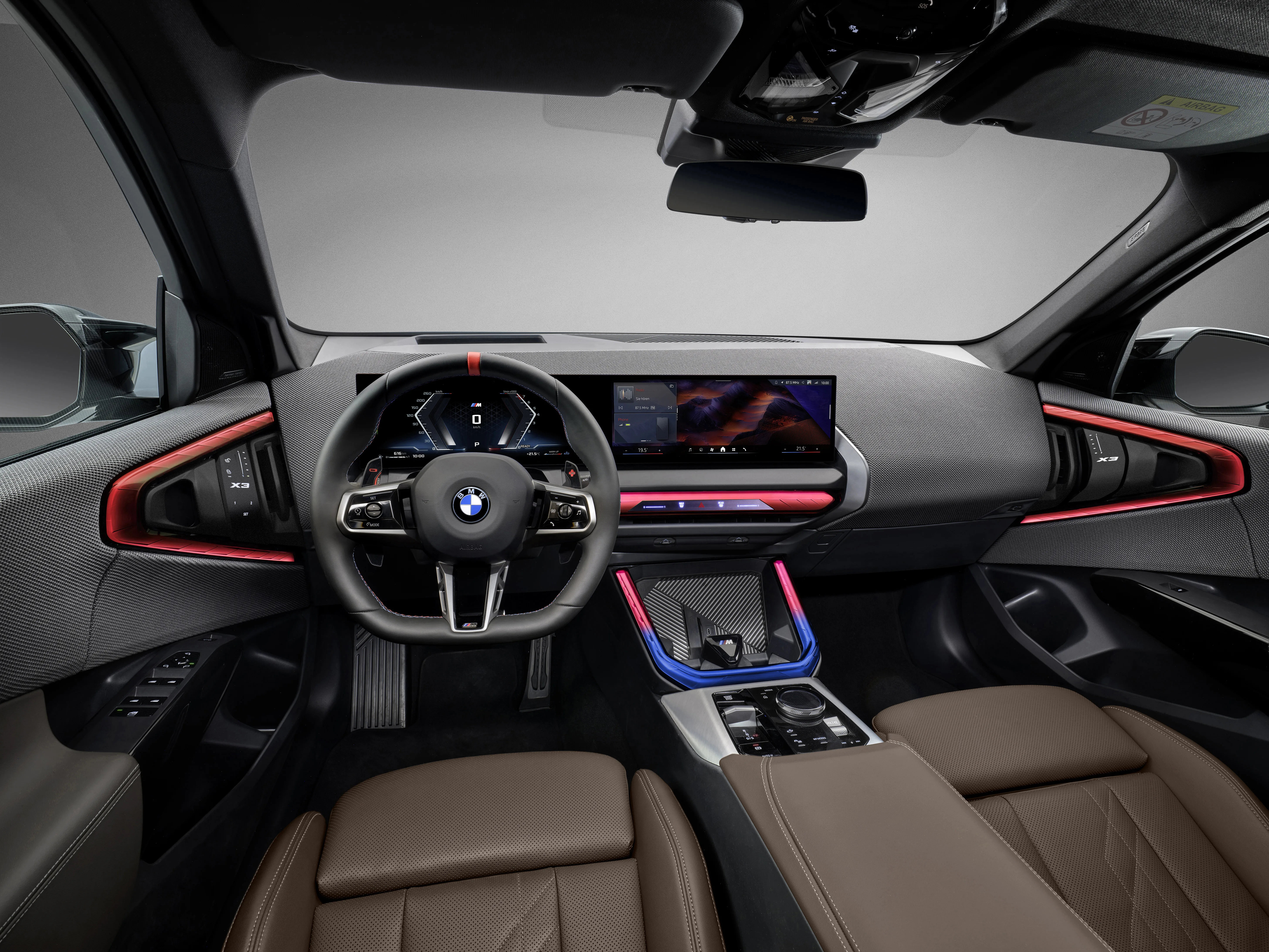 Novi BMW X3 2025: prodajni adut stavi na klasične rešitve, ki jih poganja elektrika