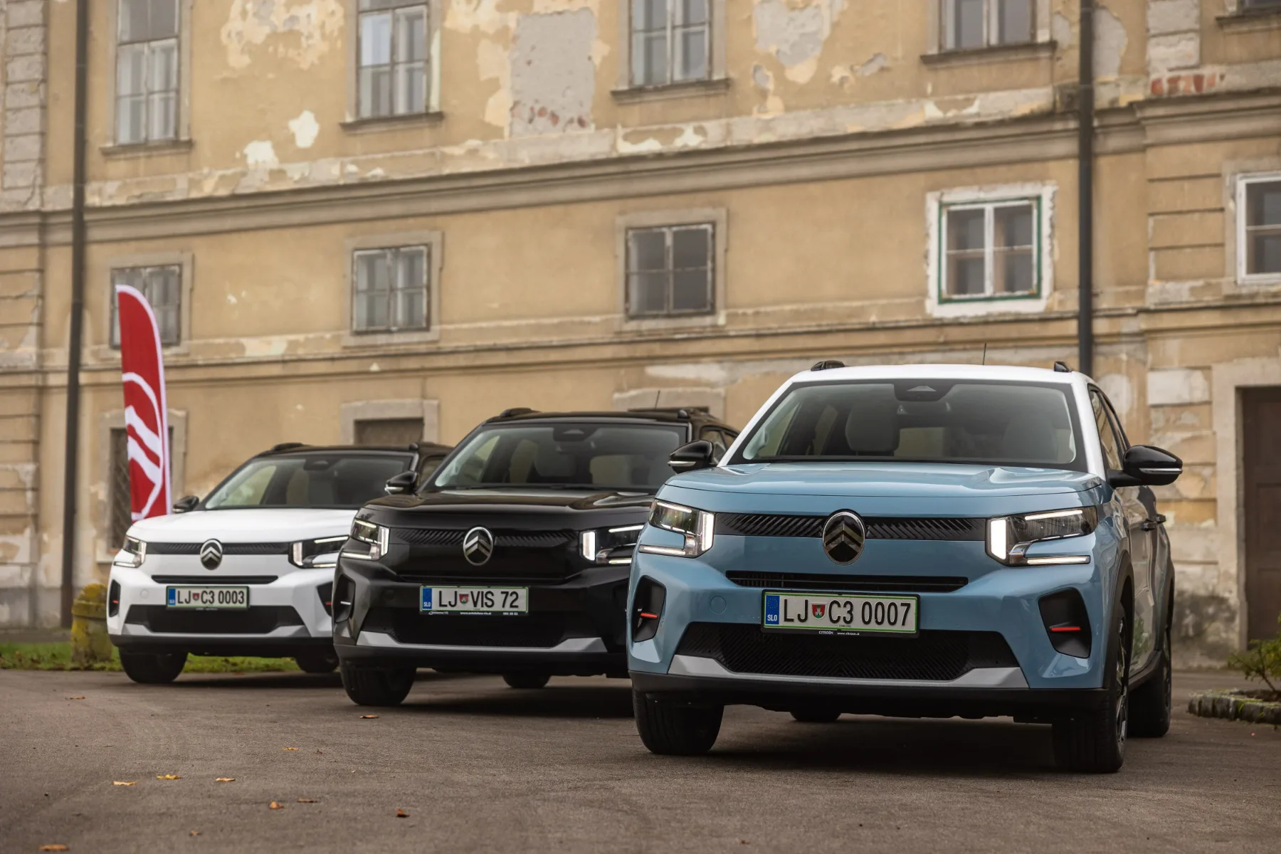 Novi Citroën C3 na slovenskih cestah: Inovativna kampanja s premikajočimi vizualnimi učinki in presenečenje za stranke