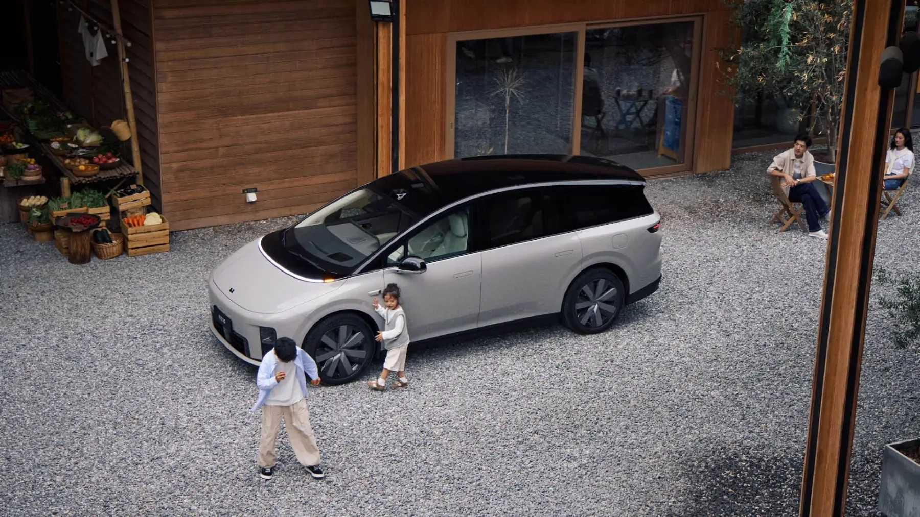 Novi električni družinski Li i6: Kitajski električni velikan obljublja do 720 kilometrov dometa – Elon, slišiš to?