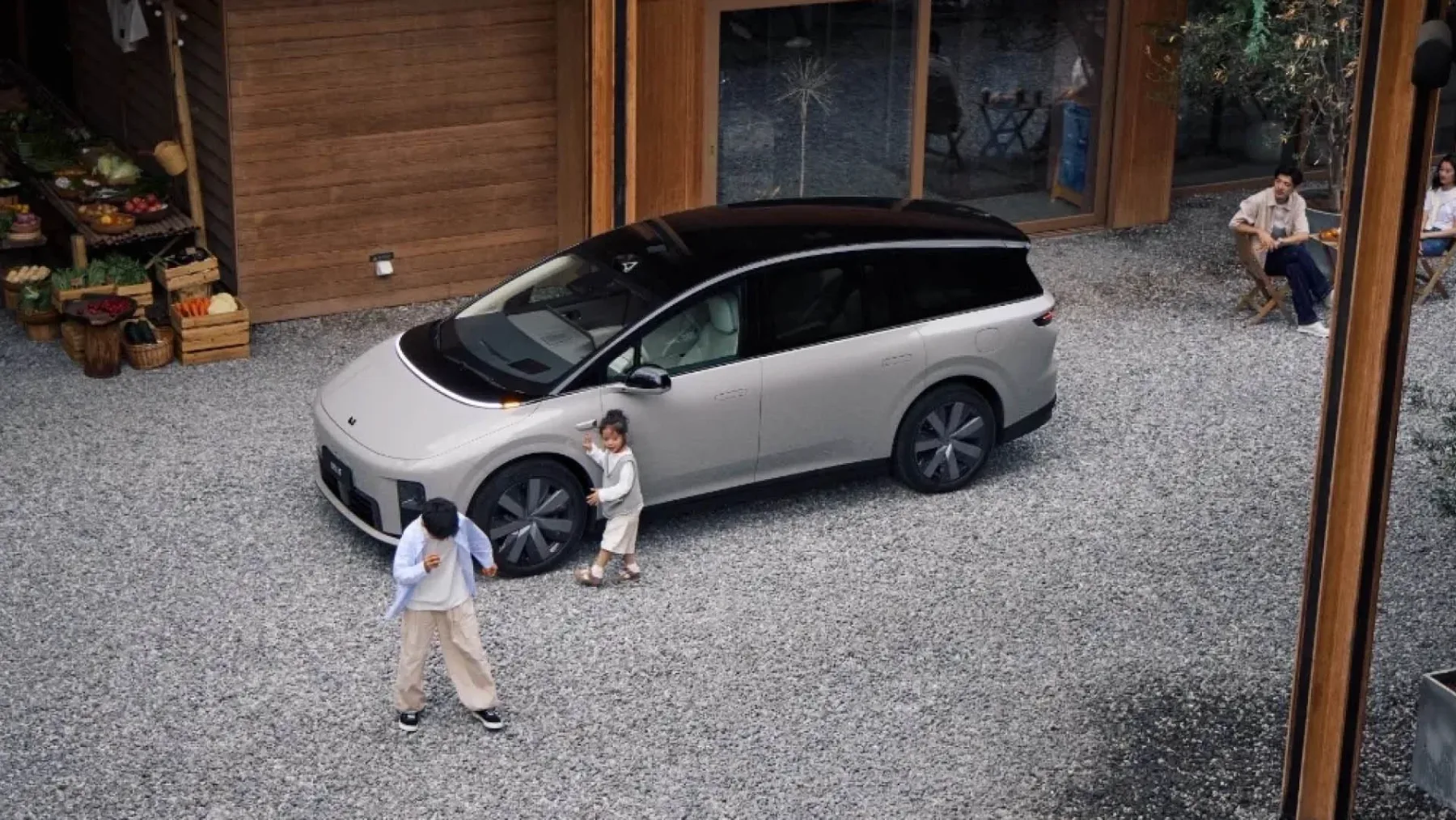 Novi električni družinski Li i6: Kitajski električni velikan obljublja do 720 kilometrov dometa – Elon, slišiš to?