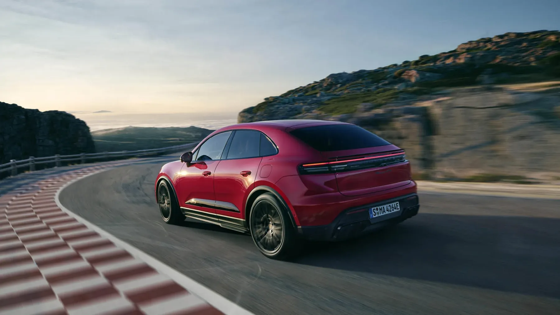 Novi električni Porsche Macan GTS: Brutalna moč in cena, ki te udari kot “turbo”