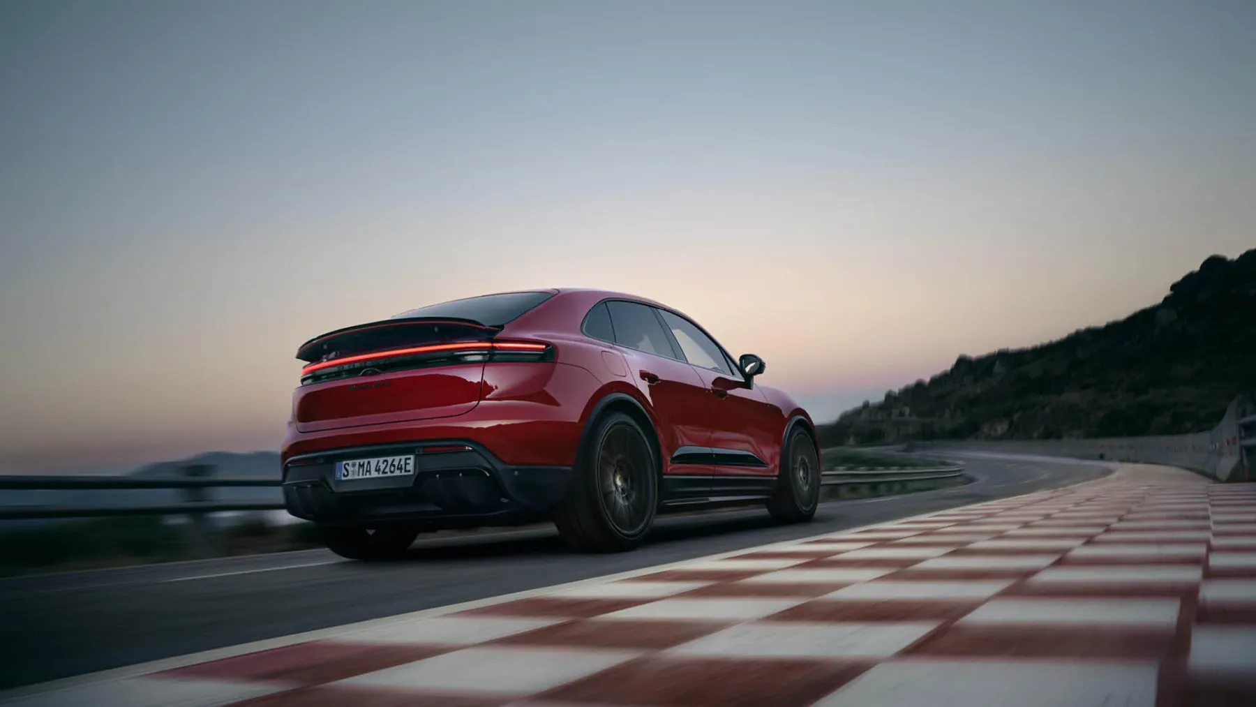 Novi električni Porsche Macan GTS: Brutalna moč in cena, ki te udari kot “turbo”