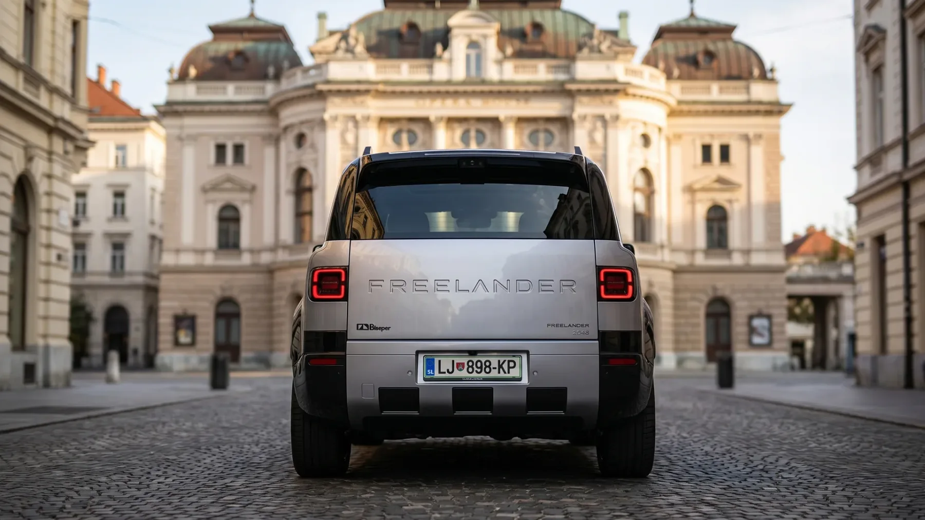 Novi Freelander 8 (2026): Legenda se vrača kot 3,5-tonski električni 4×4 mastodont s Huaweijevo pametjo