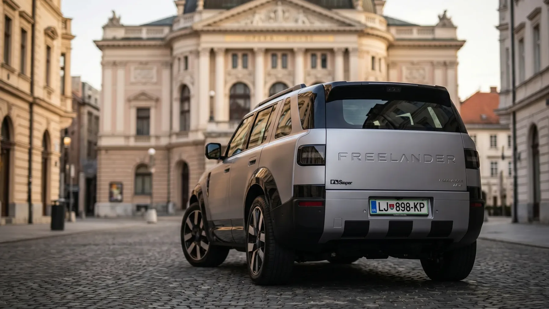 Novi Freelander 8 (2026): Legenda se vrača kot 3,5-tonski električni 4×4 mastodont s Huaweijevo pametjo