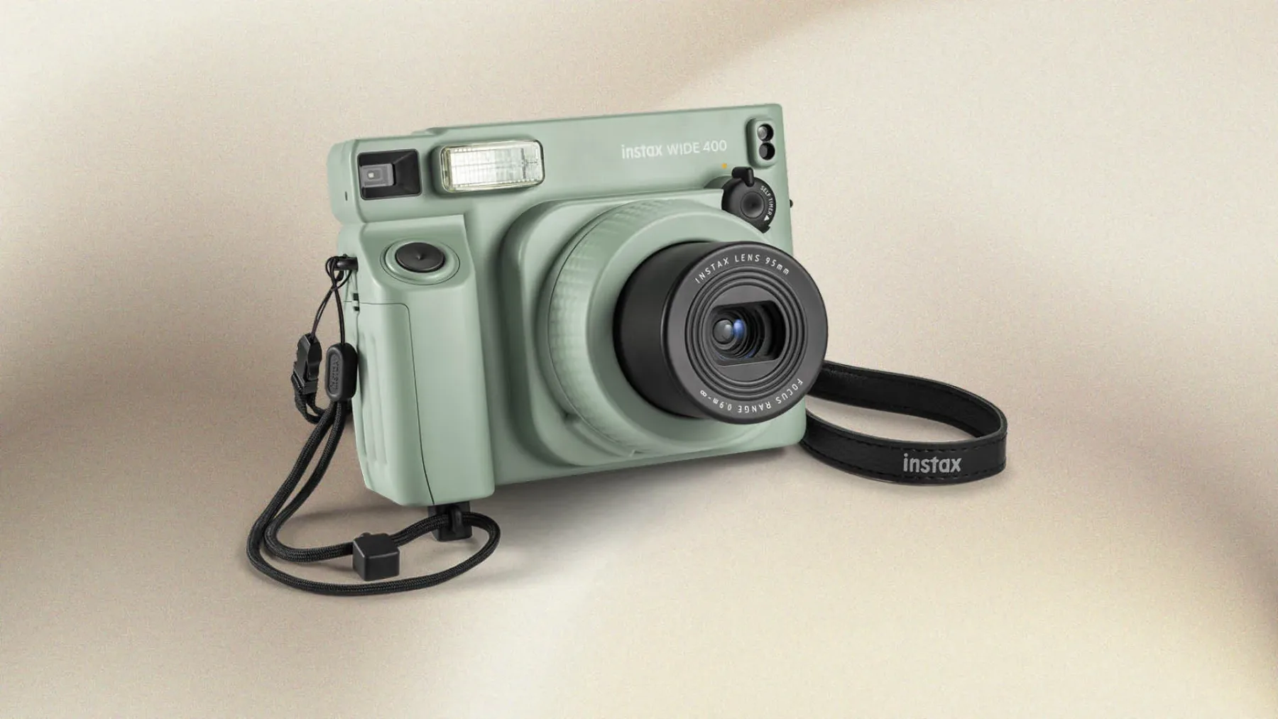 Novi Fujifilm instax WIDE 400 Jet Black: Zakaj je ta ogromen kos črne plastike boljši od telefona za 1500 evrov