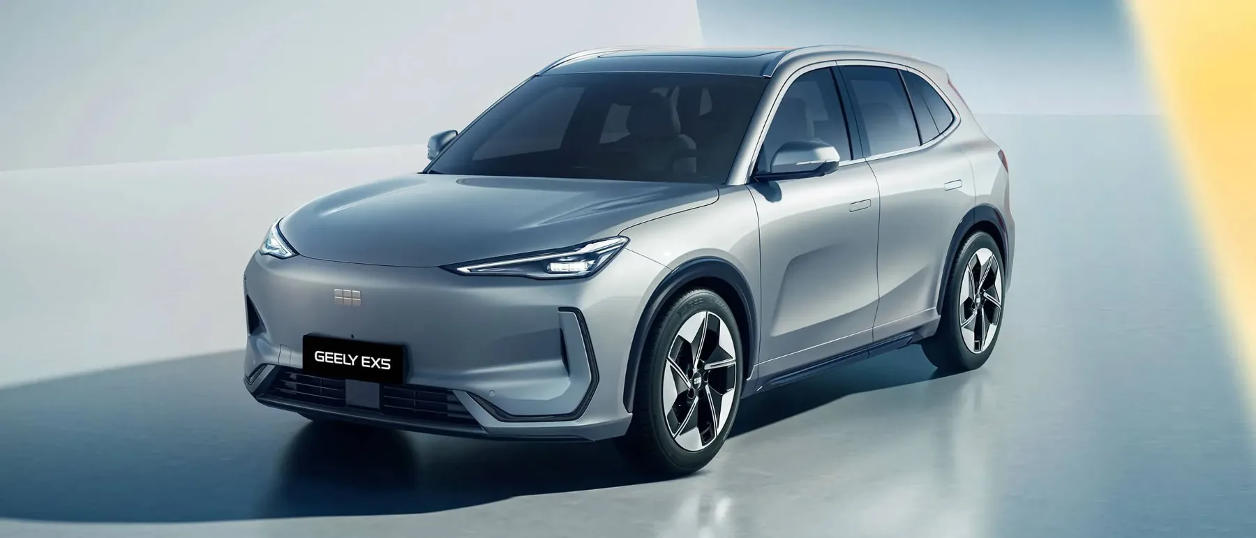 Novi Geely EX5: kitajski nizkocenovni vstop v električno prihodnost pod 27.000 eur pred subvencijami