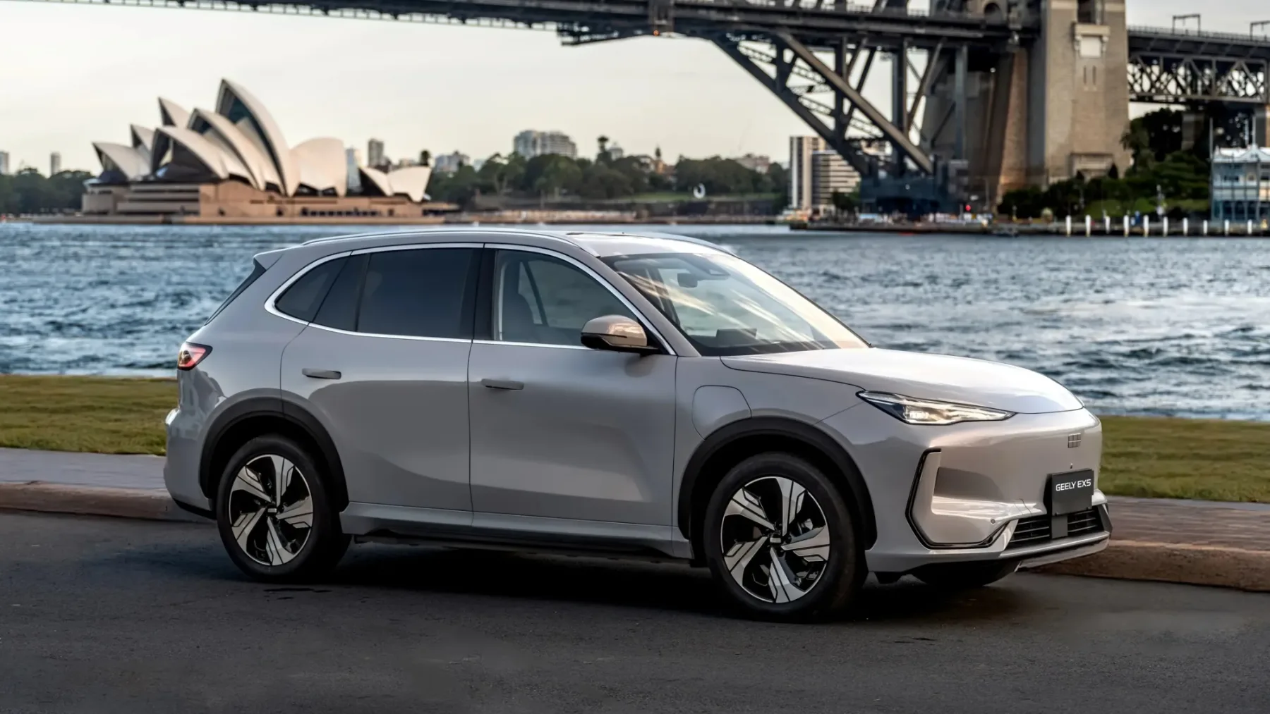 Novi Geely EX5: kitajski nizkocenovni vstop v električno prihodnost pod 27.000 eur pred subvencijami