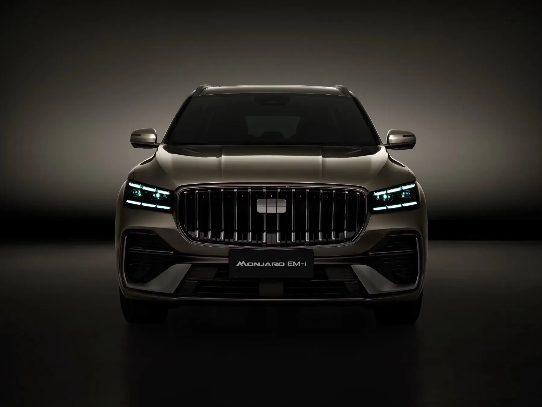 Novi Geely Monjaro EM-i: Kitajski hibridni orjak z evropskimi geni prihaja na pariški salon