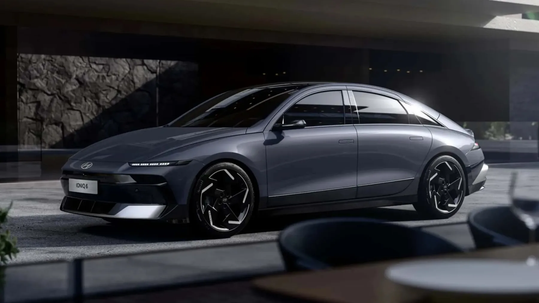 Novi Hyundai Ioniq 6 2026: ko se sodobnost izgublja v svoji lastni odbitosti