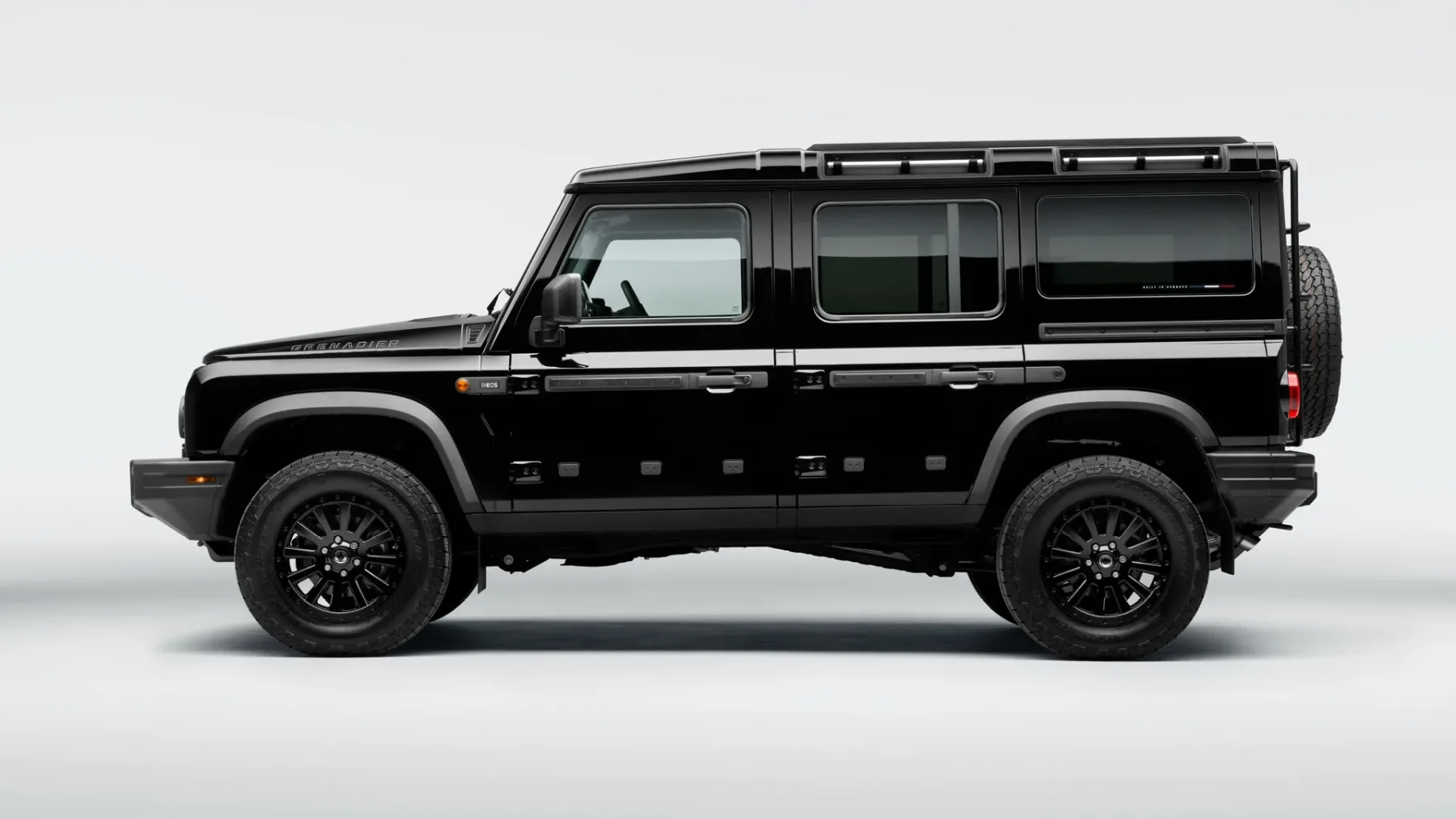 Novi Ineos Grenadier Black Edition 2026: je tu, da vas prepriča, da je črna nova barva upora