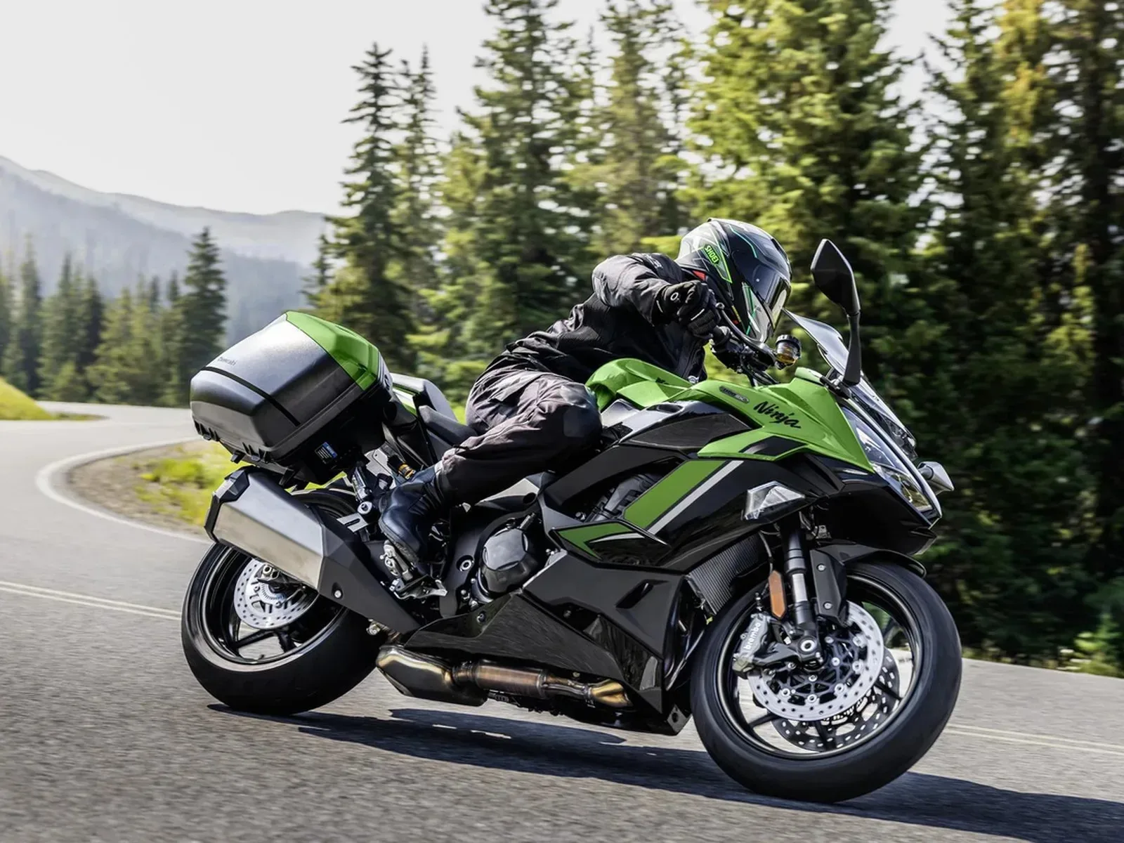 Novi Kawasaki Ninja 1100SX SE (2027): Ko udobno potovanje sreča neusmiljeno hitrost