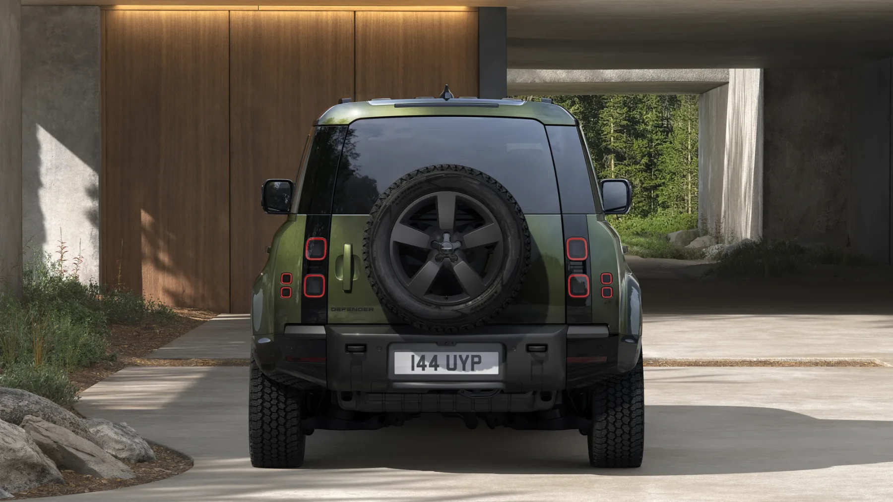 Novi Land Rover Defender 2025: prenovljena ikona terena s tehnološkim zasukom in drznim šarmom