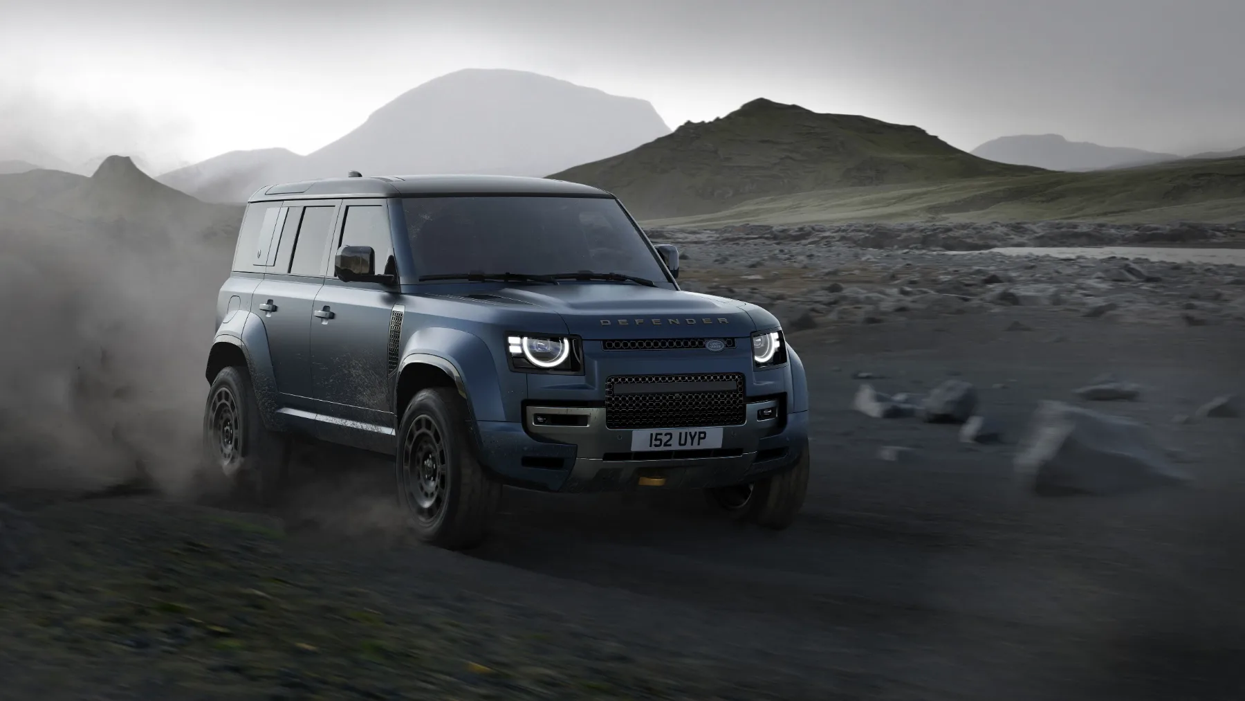 Novi Land Rover Defender 2025: prenovljena ikona terena s tehnološkim zasukom in drznim šarmom