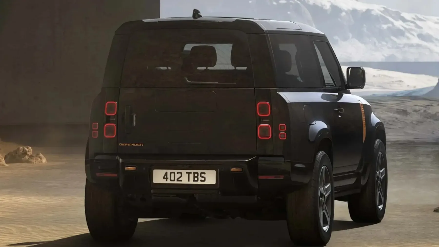 Novi Land Rover Defender 90: Genialna poteza, pri kateri boste z veseljem plačali več za manj avtomobila