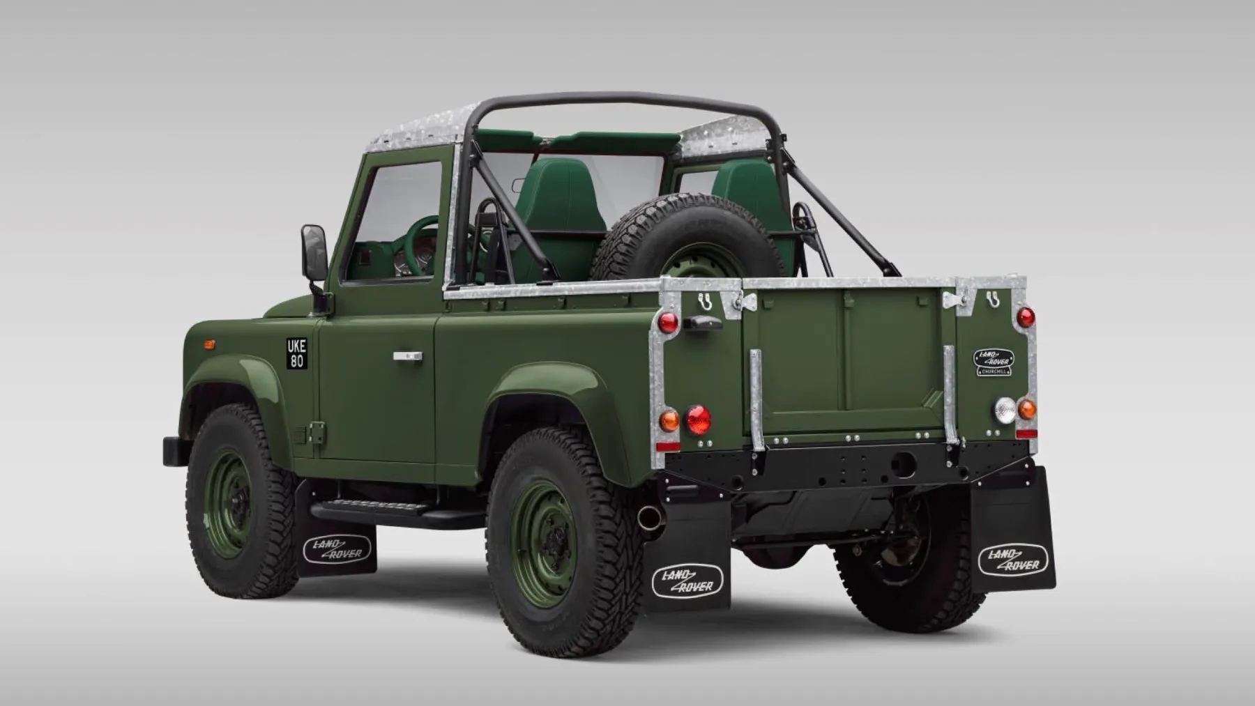 Novi Land Rover Defender Churchill Edition 2025: ko 405 konjev pokadi čez Chartwell v slogu cigare