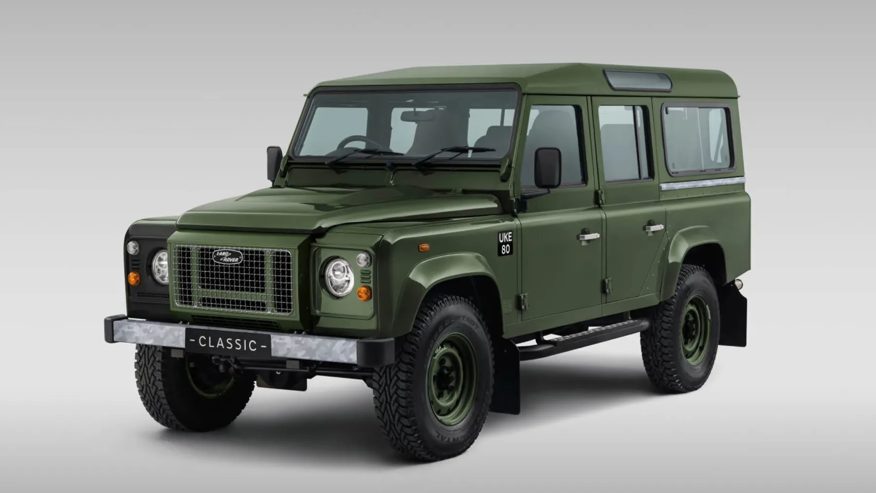Novi Land Rover Defender Churchill Edition 2025: ko 405 konjev pokadi čez Chartwell v slogu cigare