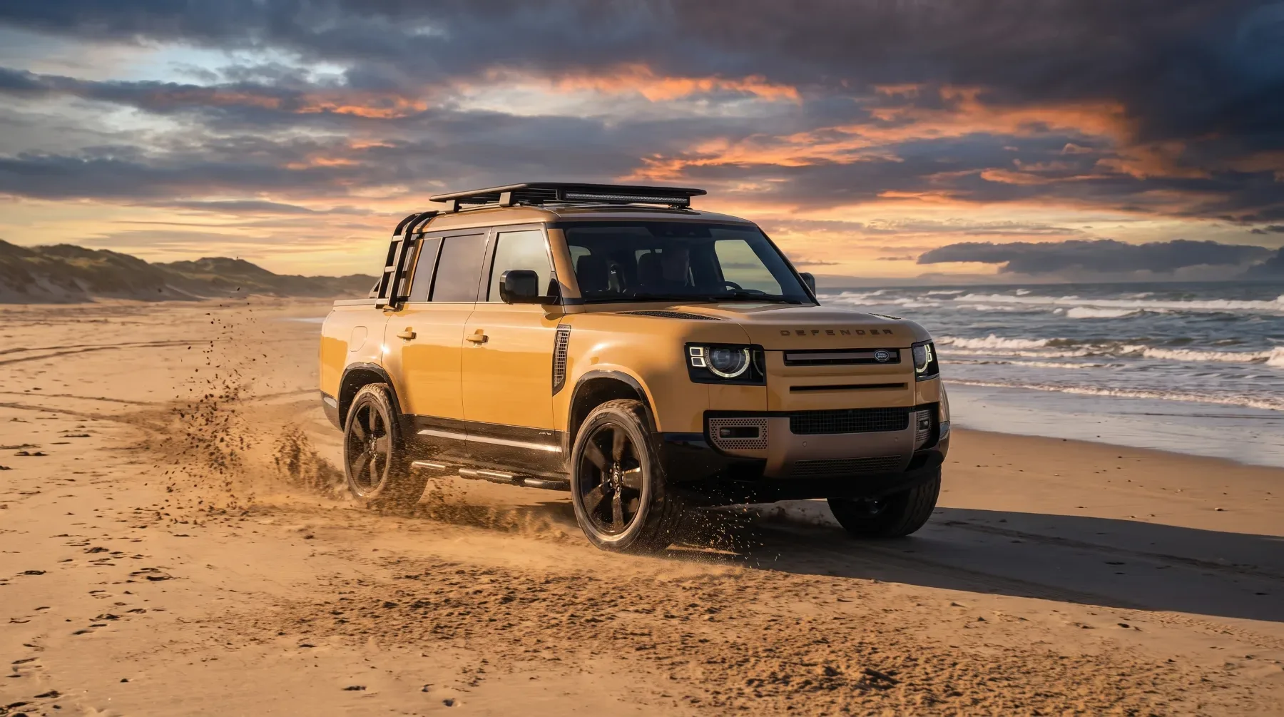 Novi Land Rover Defender Pickup: Ko britanski aristokrat obleče delavske hlače in osvoji Ameriko